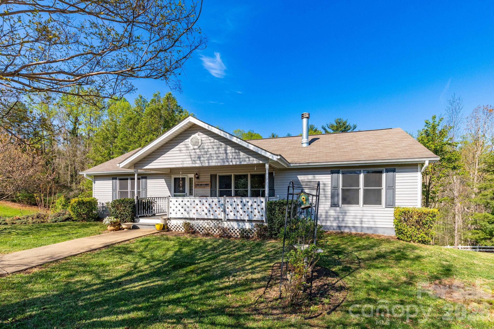 6 Arrowhead Lane — Weaverville