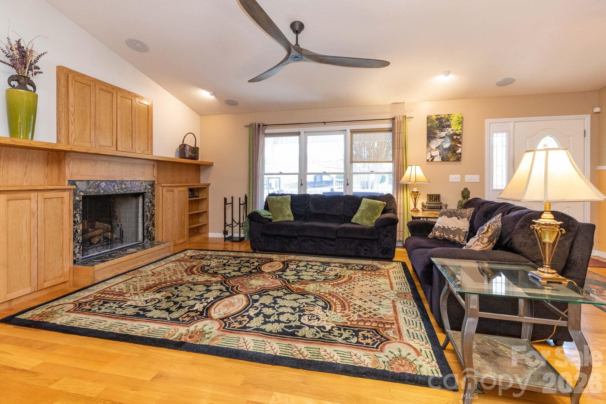 6 Arrowhead Lane — Weaverville