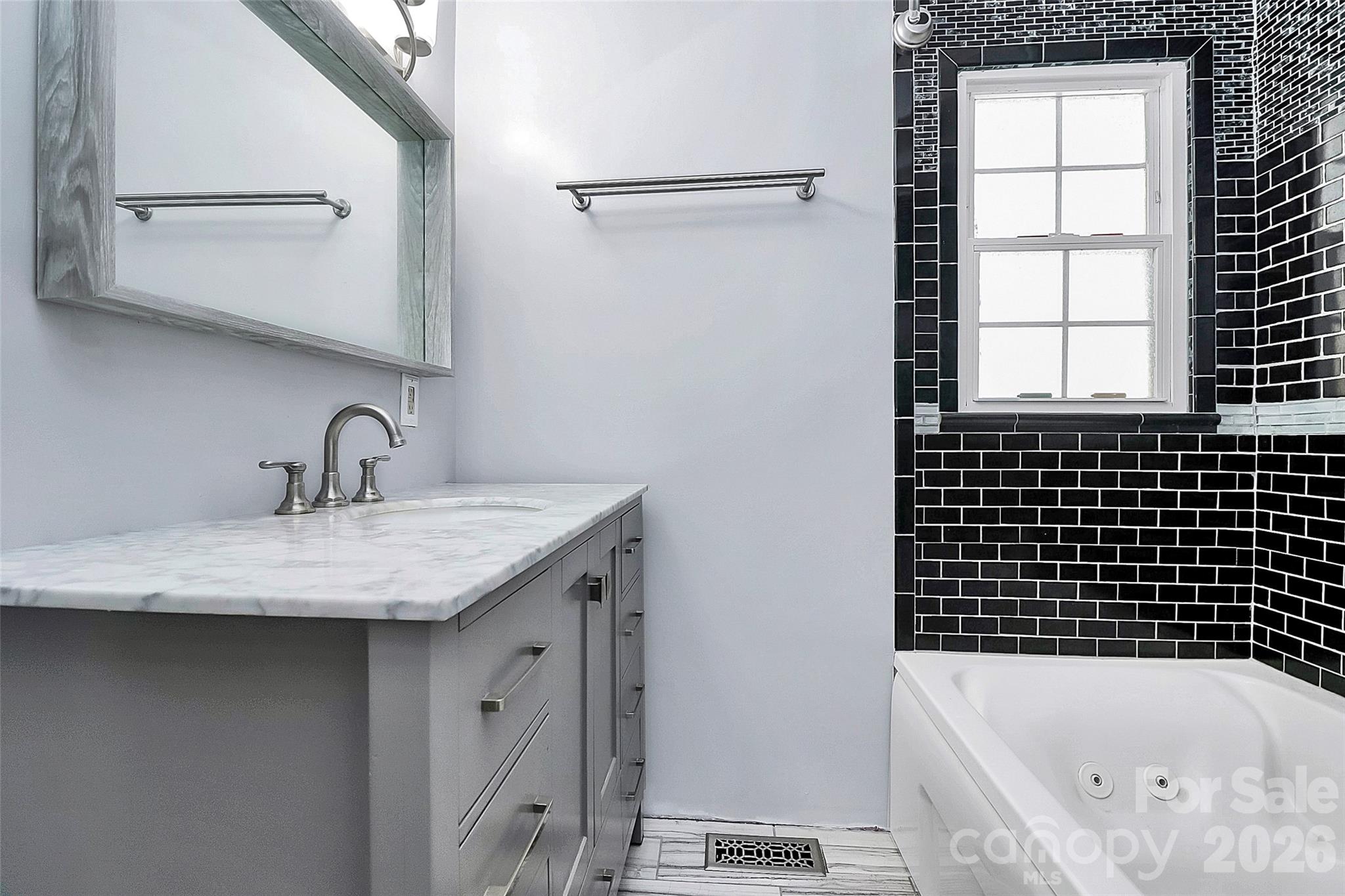 5815 Chapel Creek Court — Charlotte