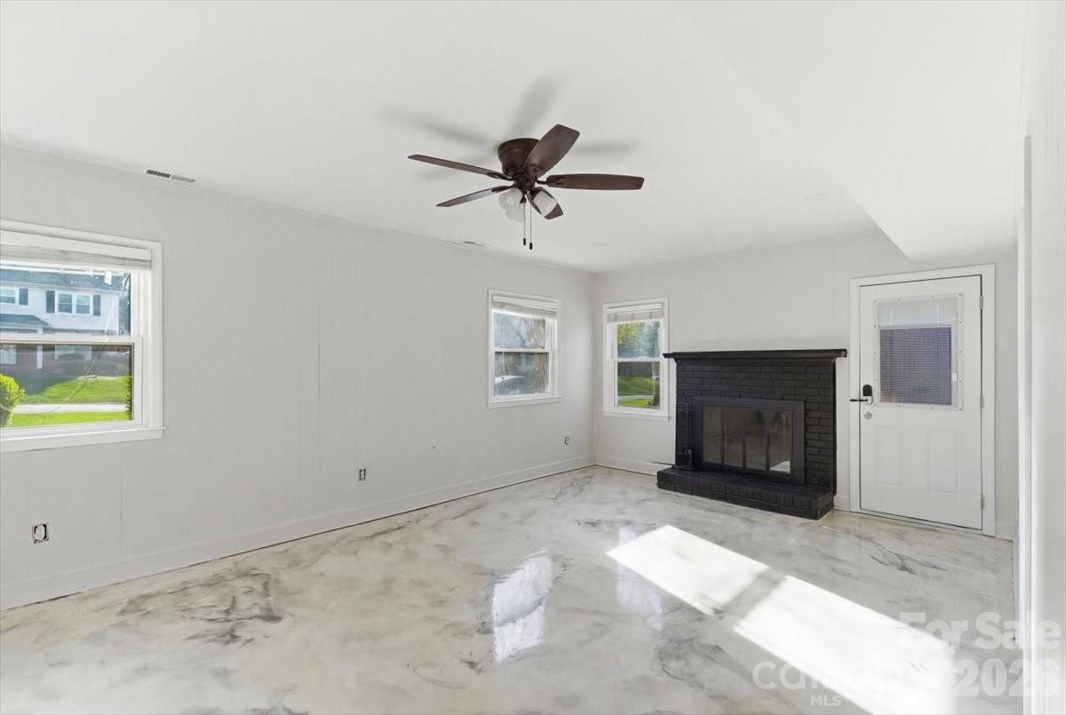 5810 Red Carriage Lane — Charlotte