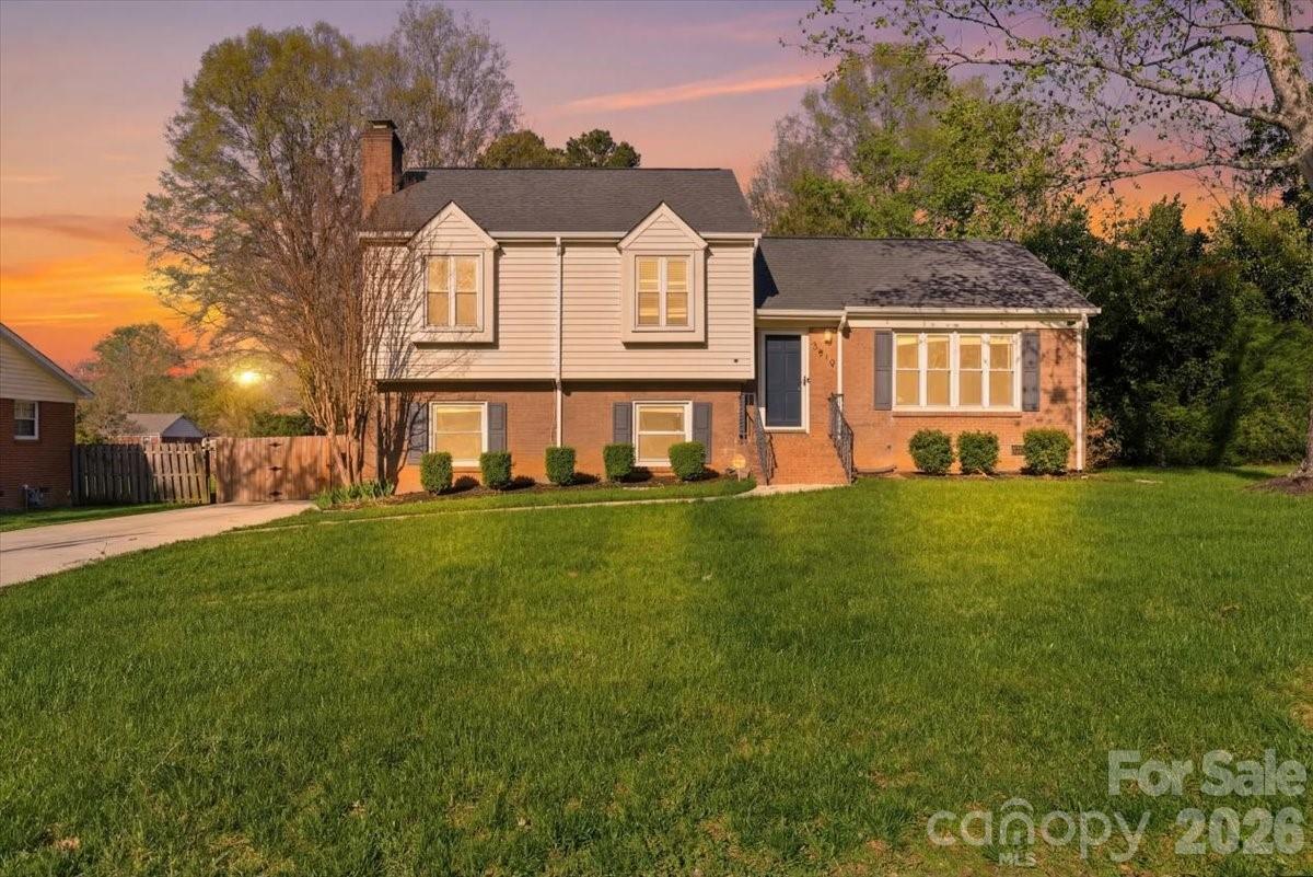 5810 Red Carriage Lane — Charlotte