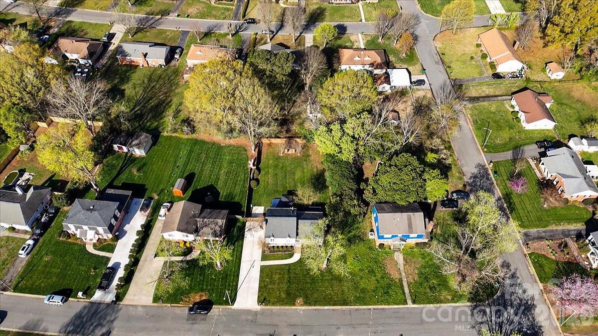 5810 Red Carriage Lane — Charlotte