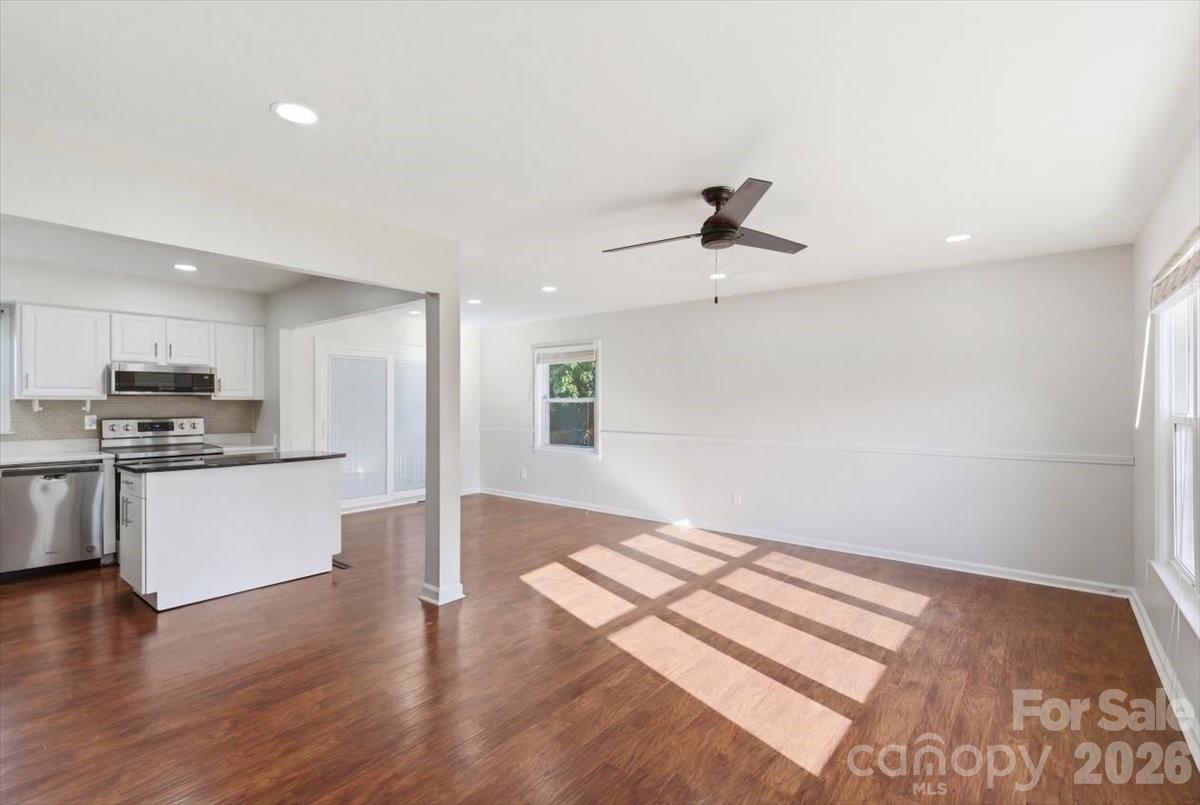 5810 Red Carriage Lane — Charlotte