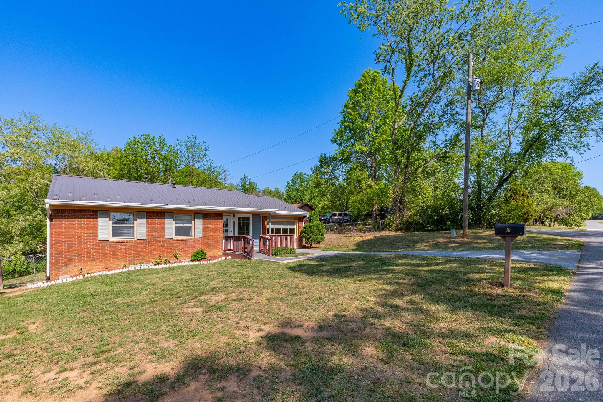 30 Compton Drive — Asheville