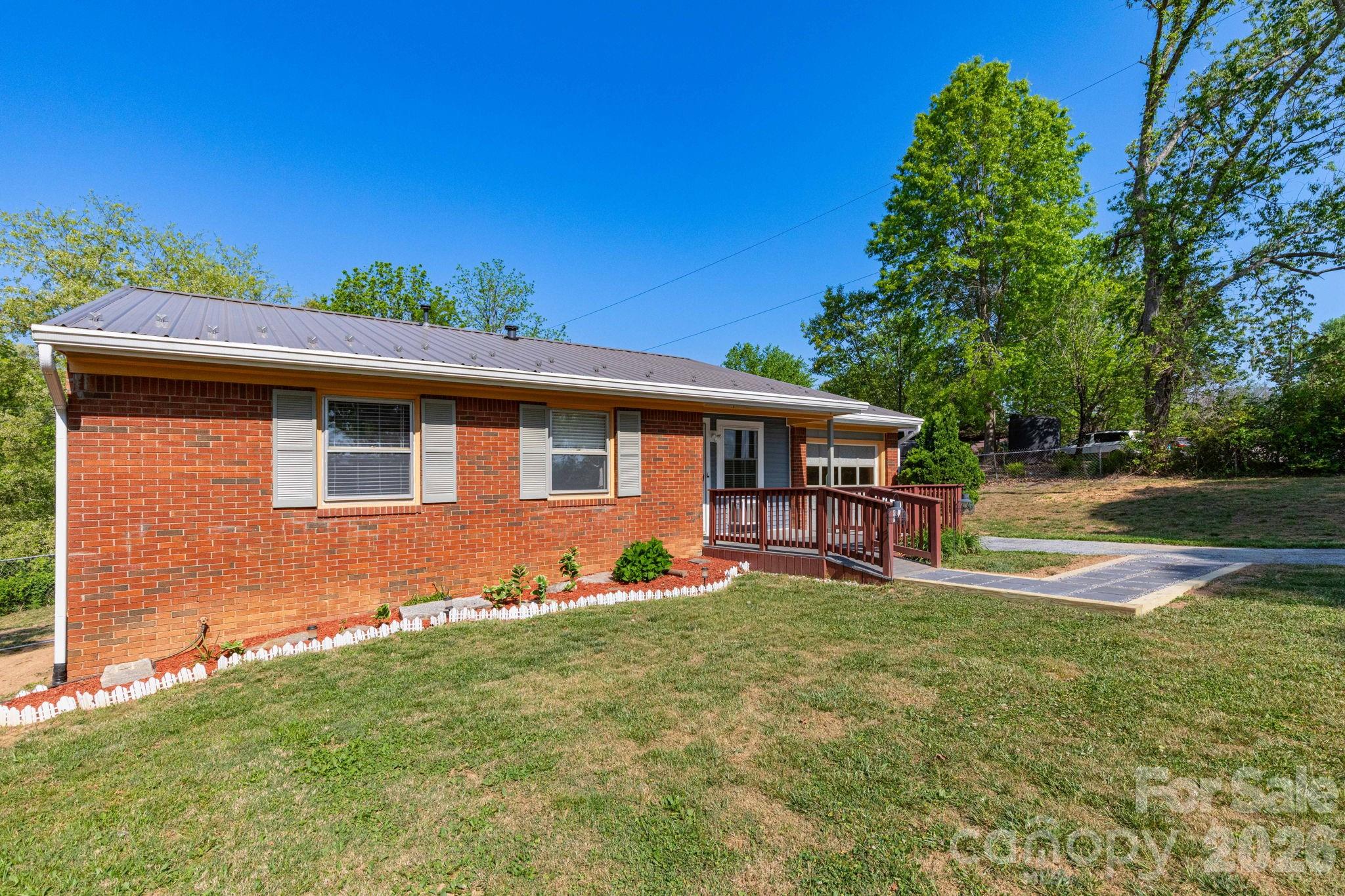 30 Compton Drive — Asheville