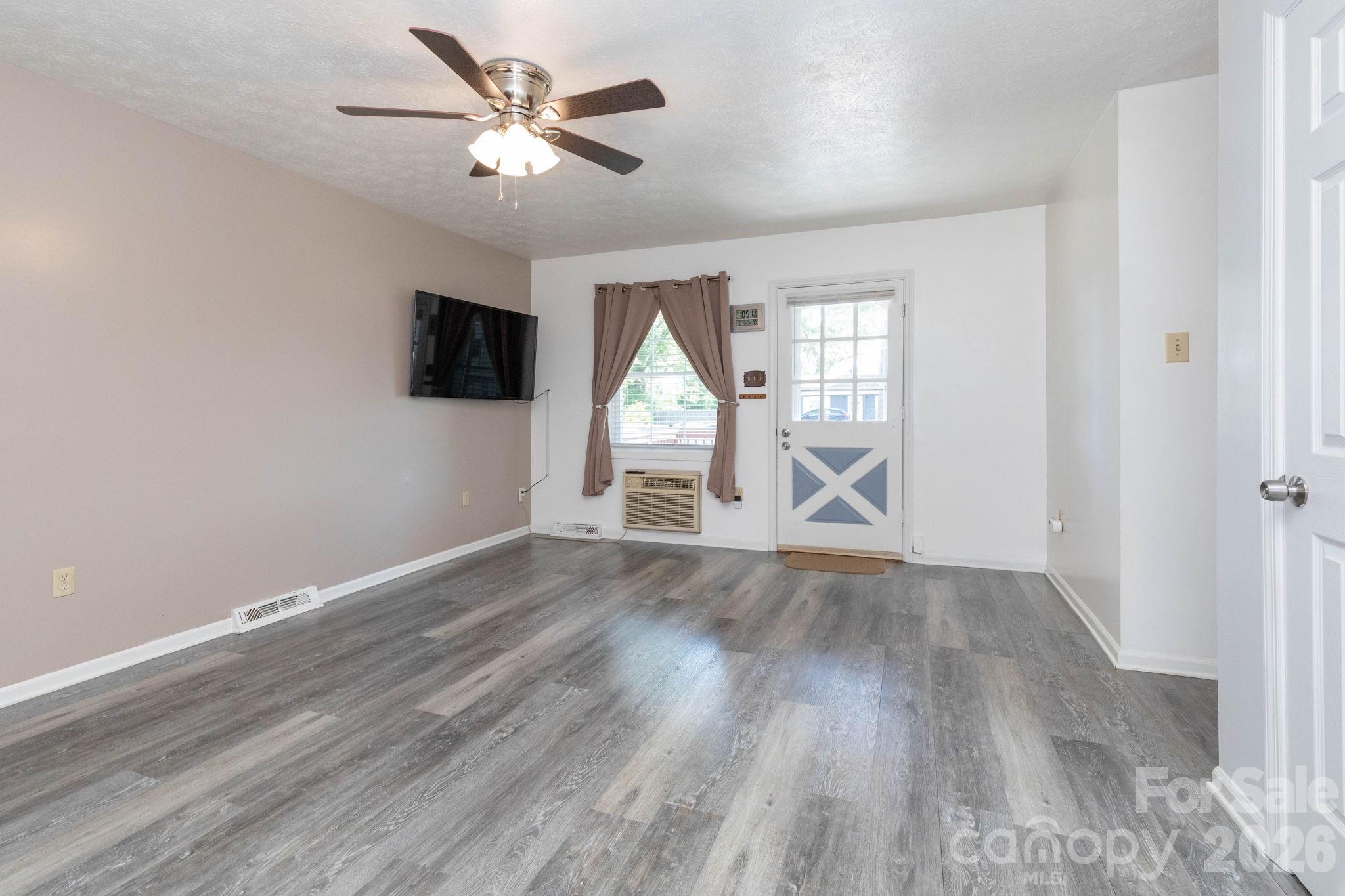 30 Compton Drive — Asheville