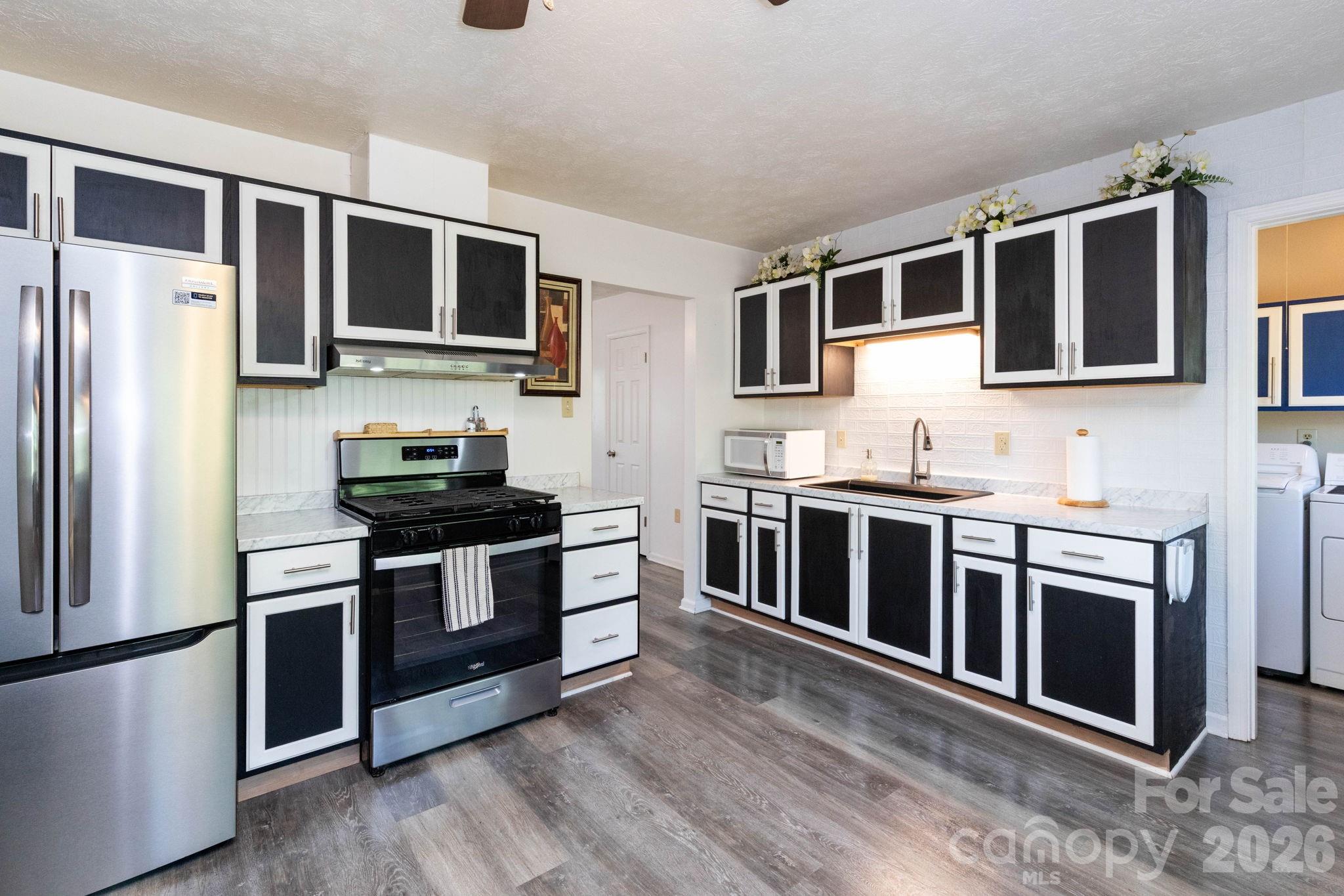30 Compton Drive — Asheville