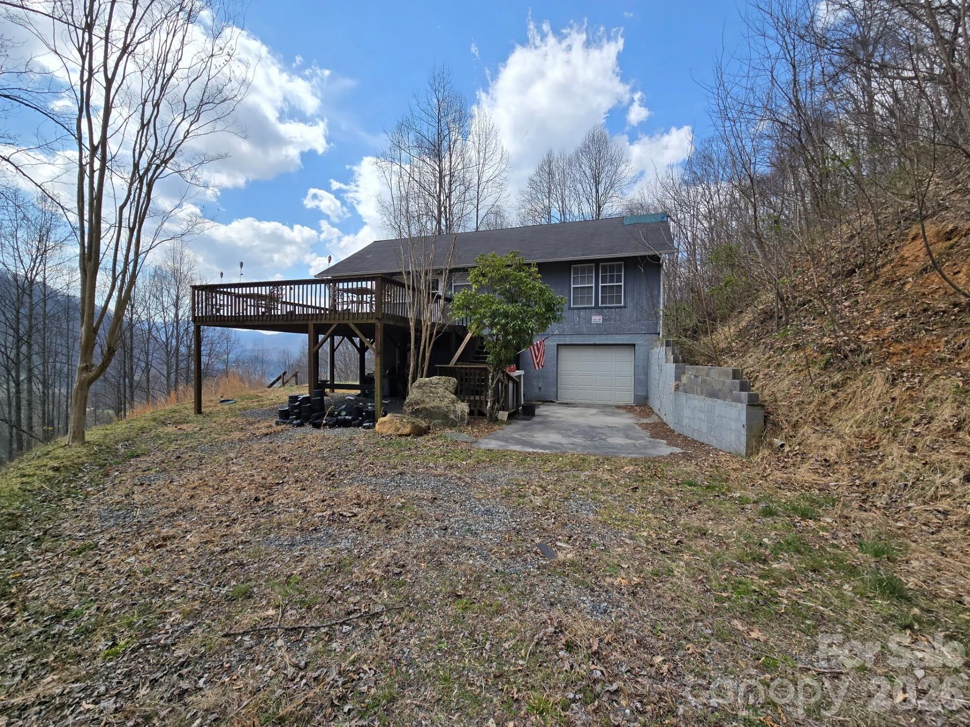 987 West Road — Hot Springs