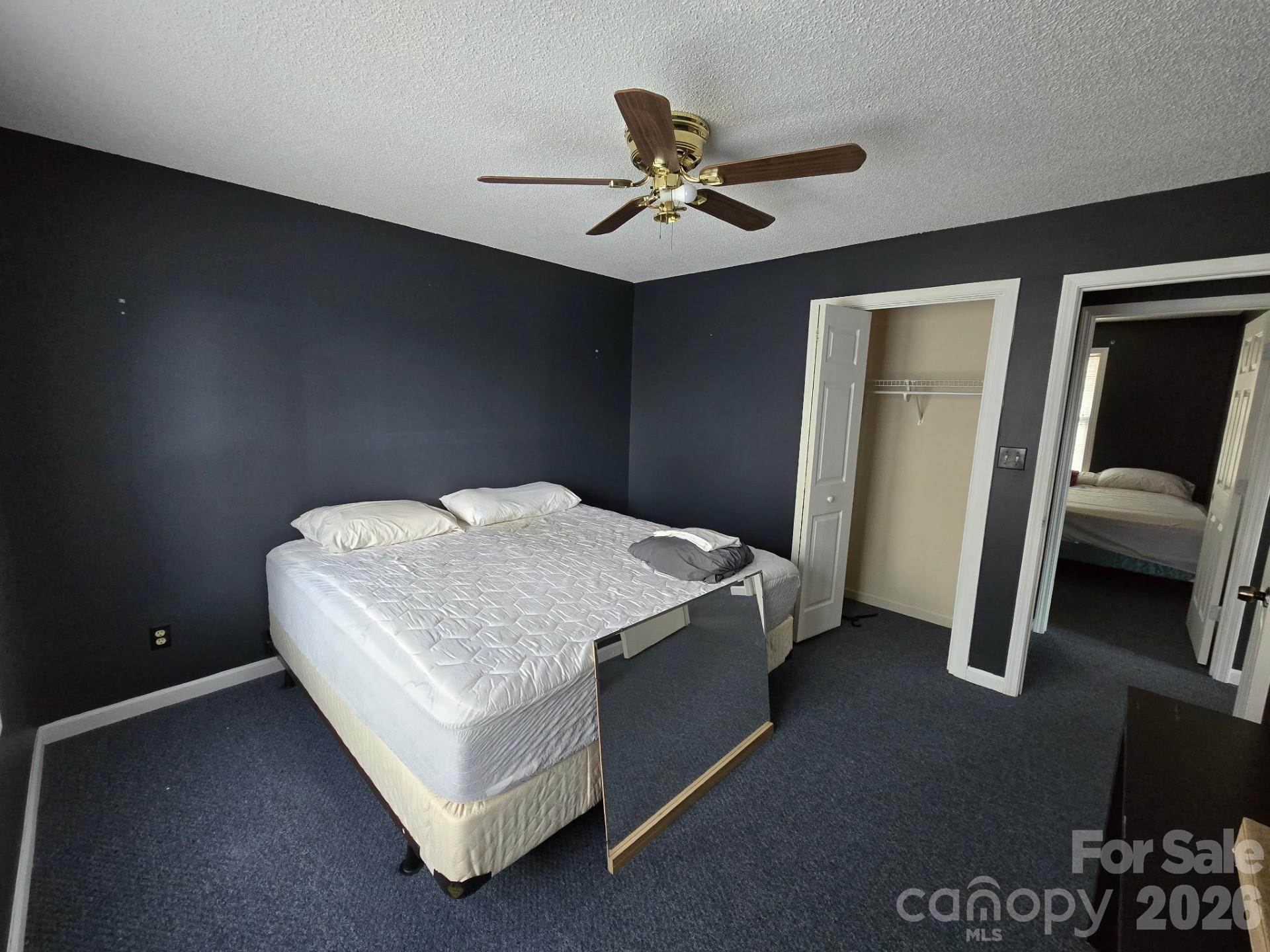 987 West Road — Hot Springs