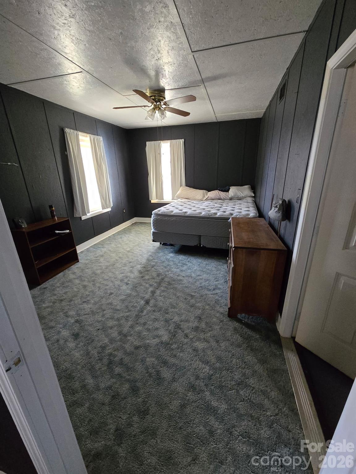 987 West Road — Hot Springs