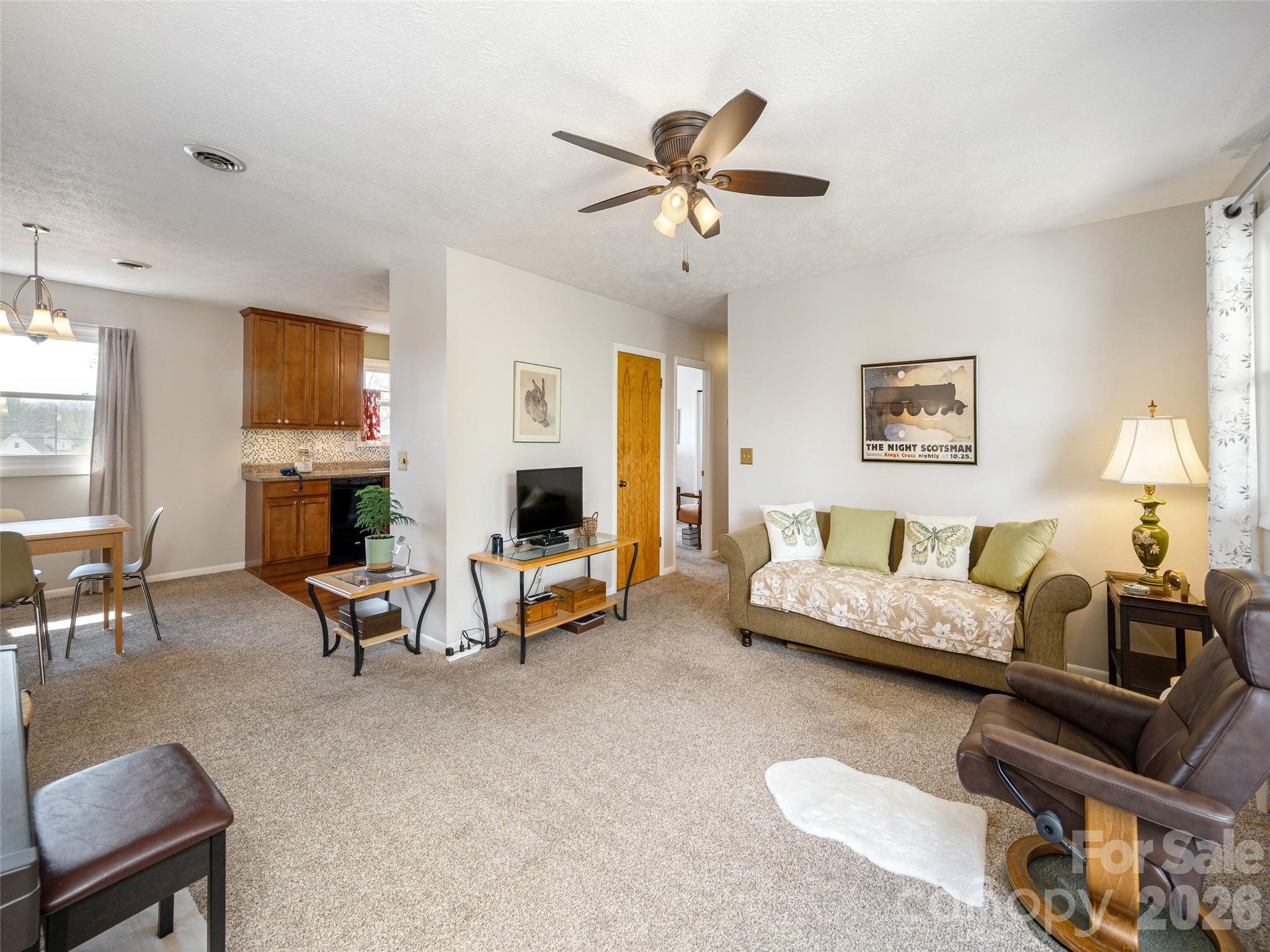 103 Oakwood Place #4 — Hendersonville