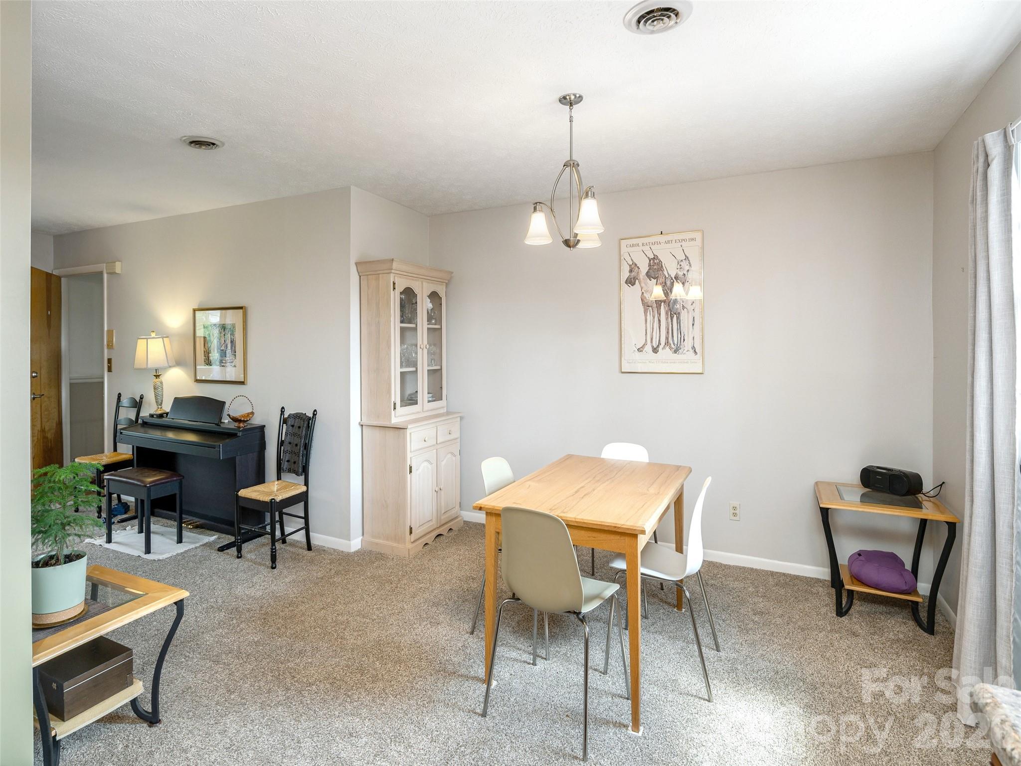 103 Oakwood Place #4 — Hendersonville
