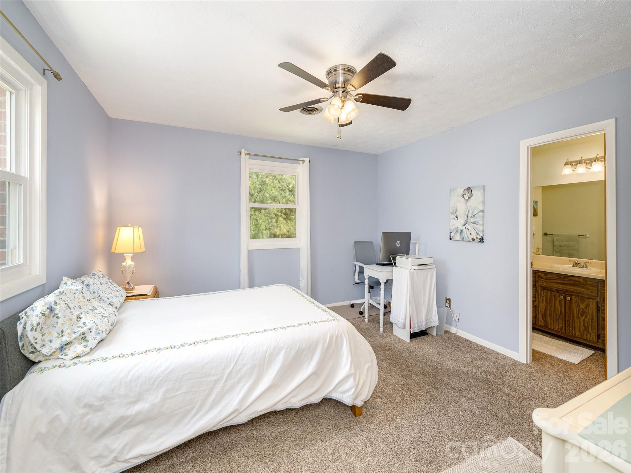 103 Oakwood Place #4 — Hendersonville
