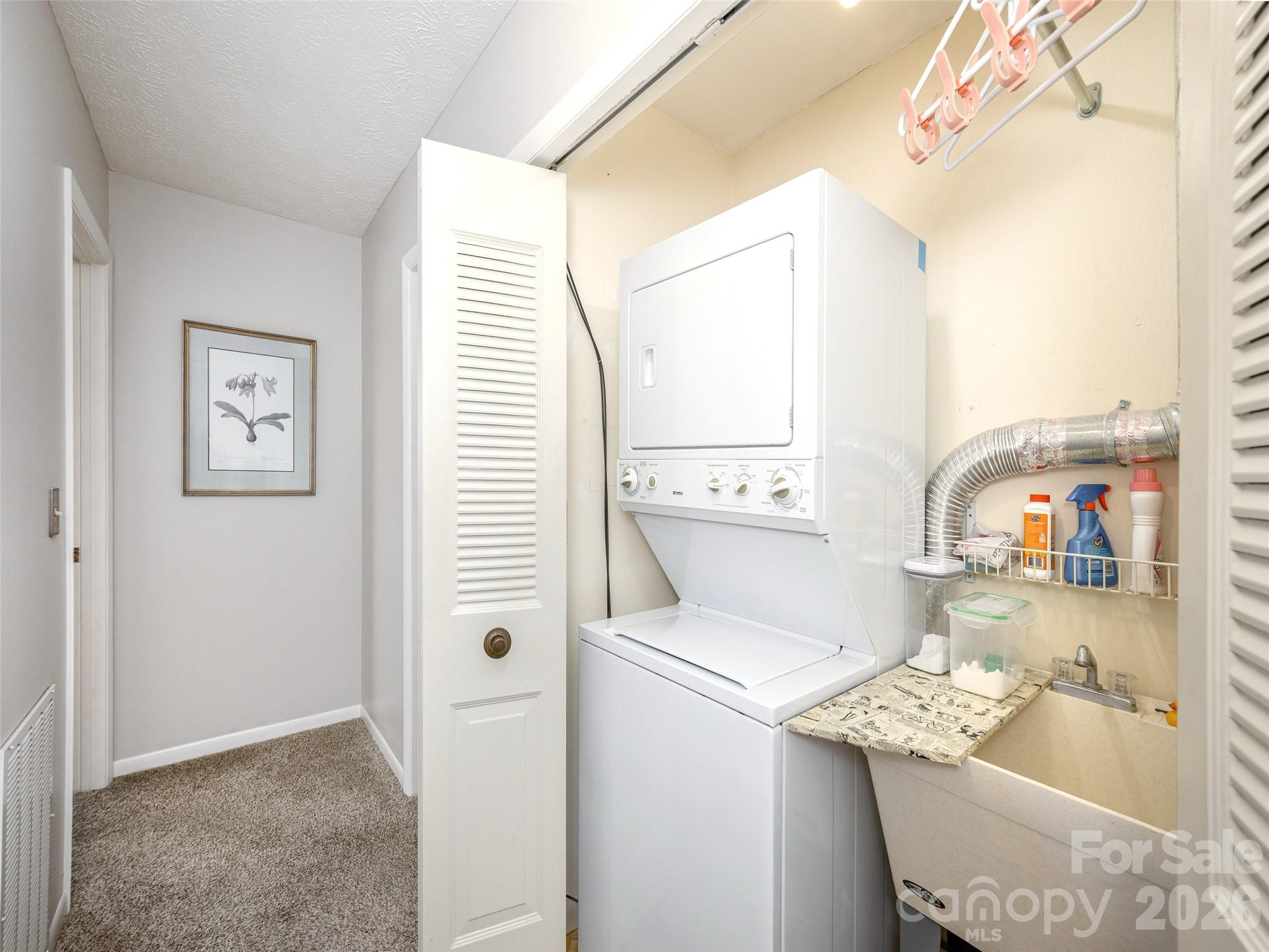 103 Oakwood Place #4 — Hendersonville