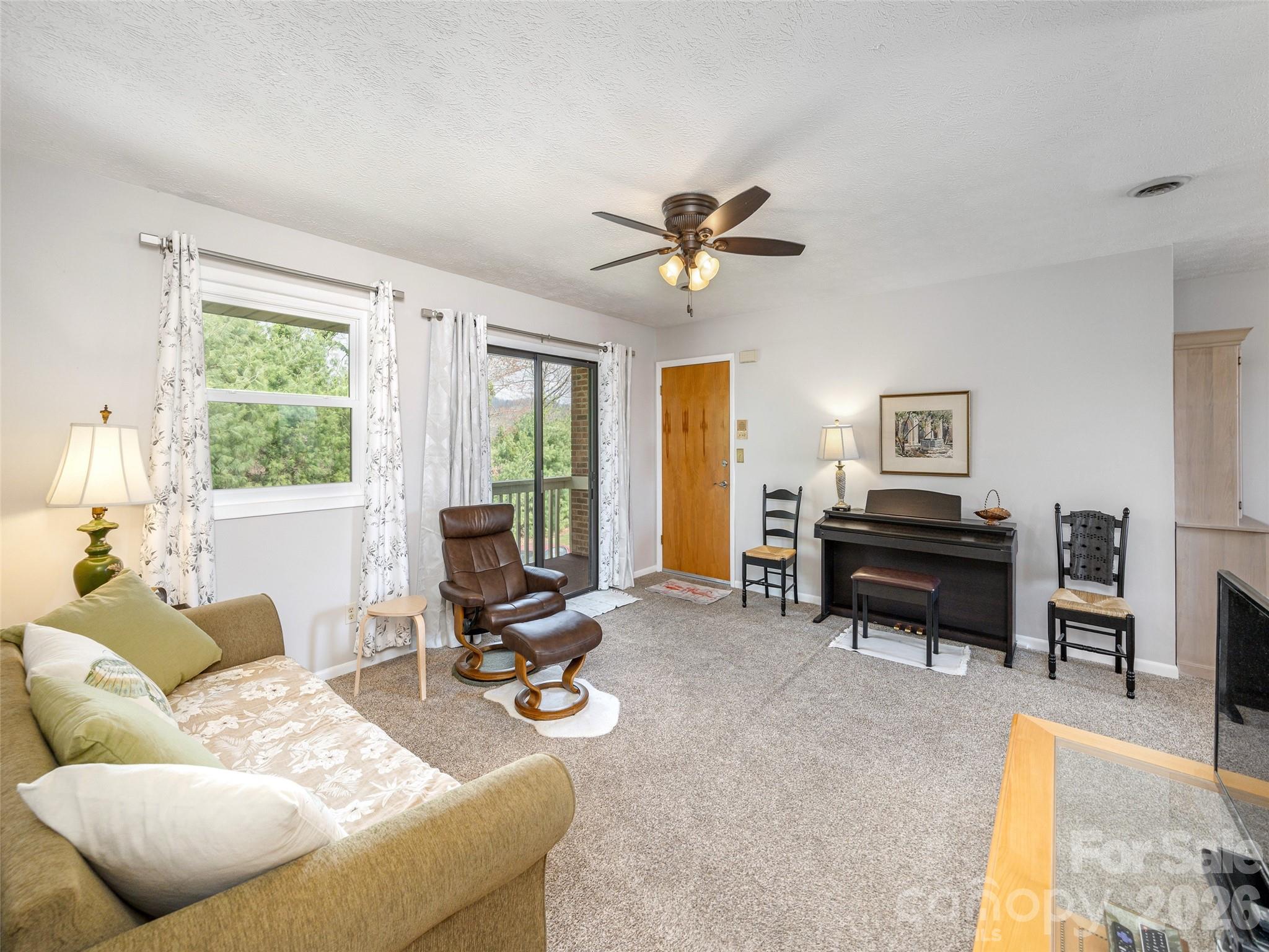 103 Oakwood Place #4 — Hendersonville