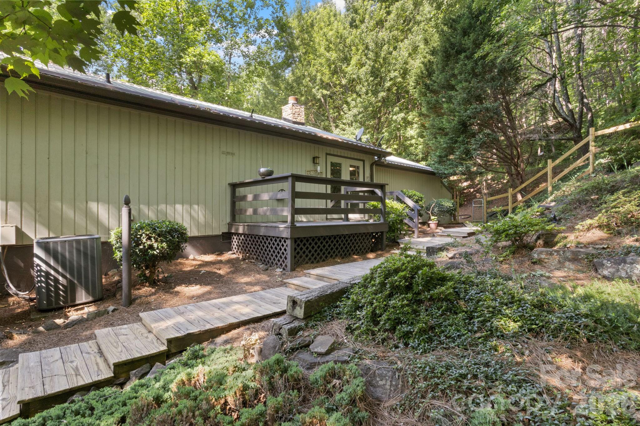 56 Cardinal Circle — Tryon