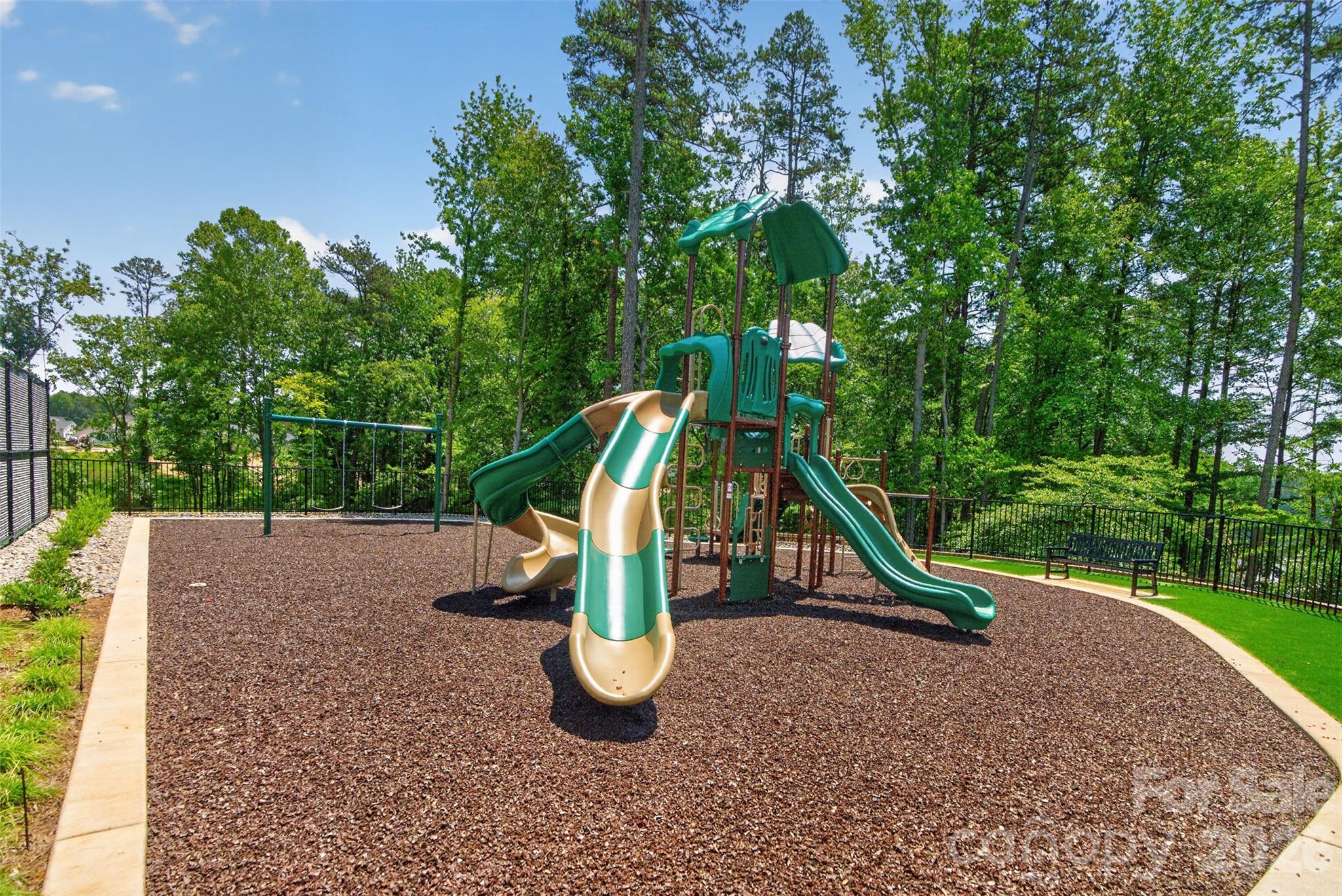 7104 Wayfarer Drive — Charlotte