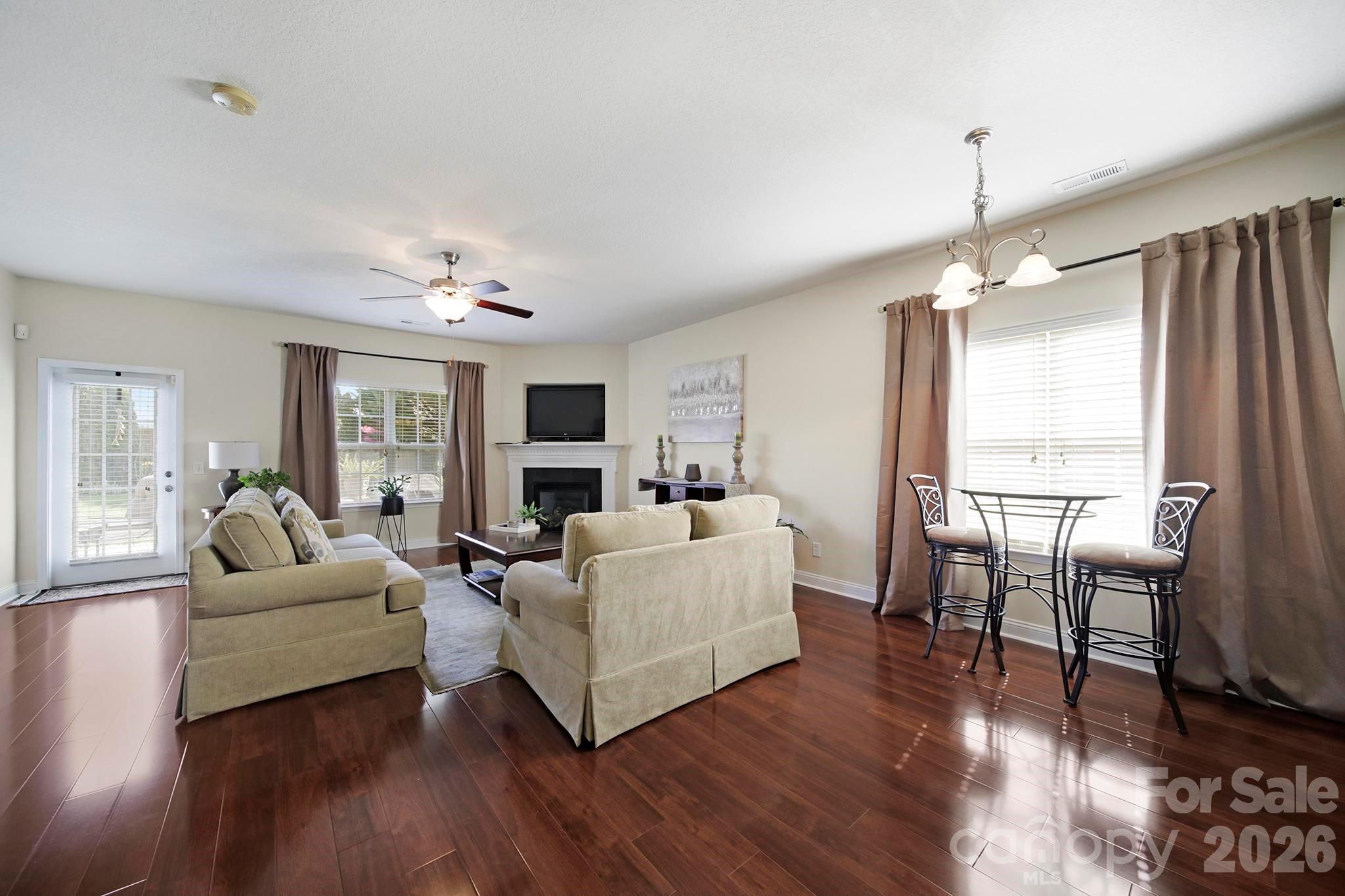 2492 Glyncastle Way — Gastonia