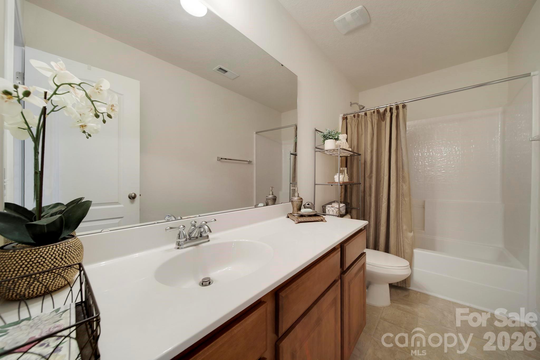 2492 Glyncastle Way — Gastonia