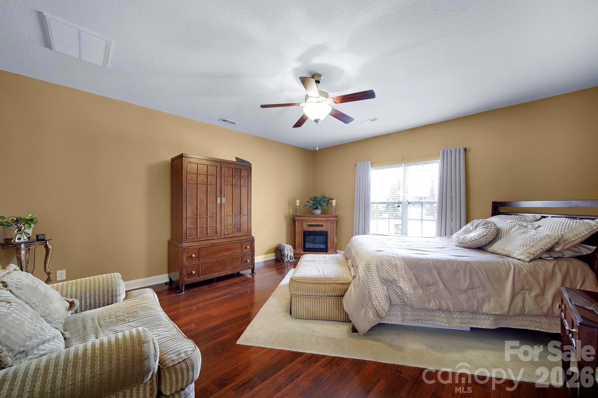 2492 Glyncastle Way — Gastonia