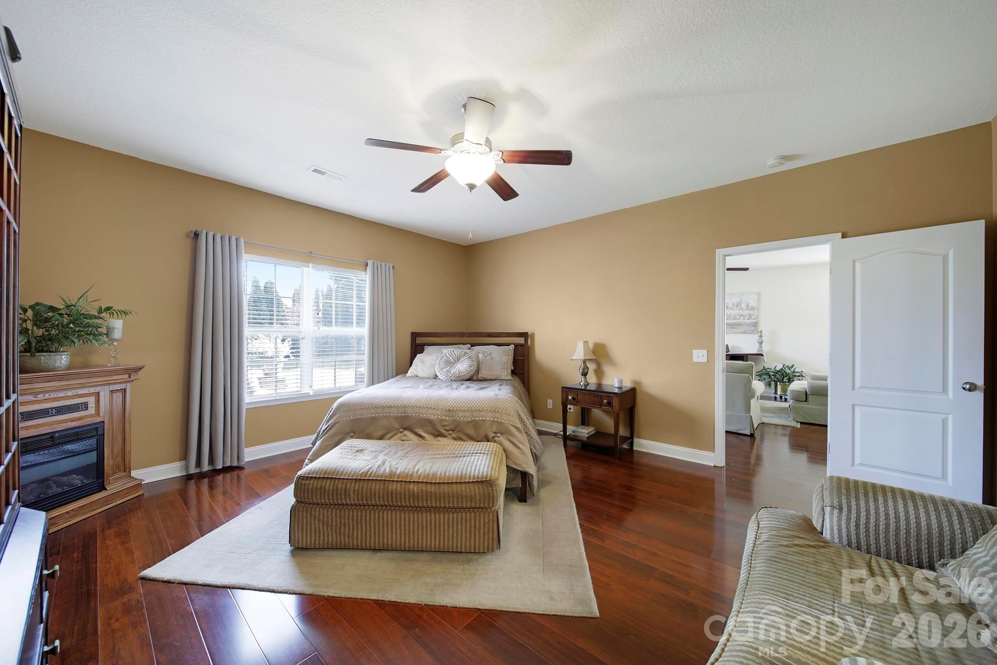 2492 Glyncastle Way — Gastonia
