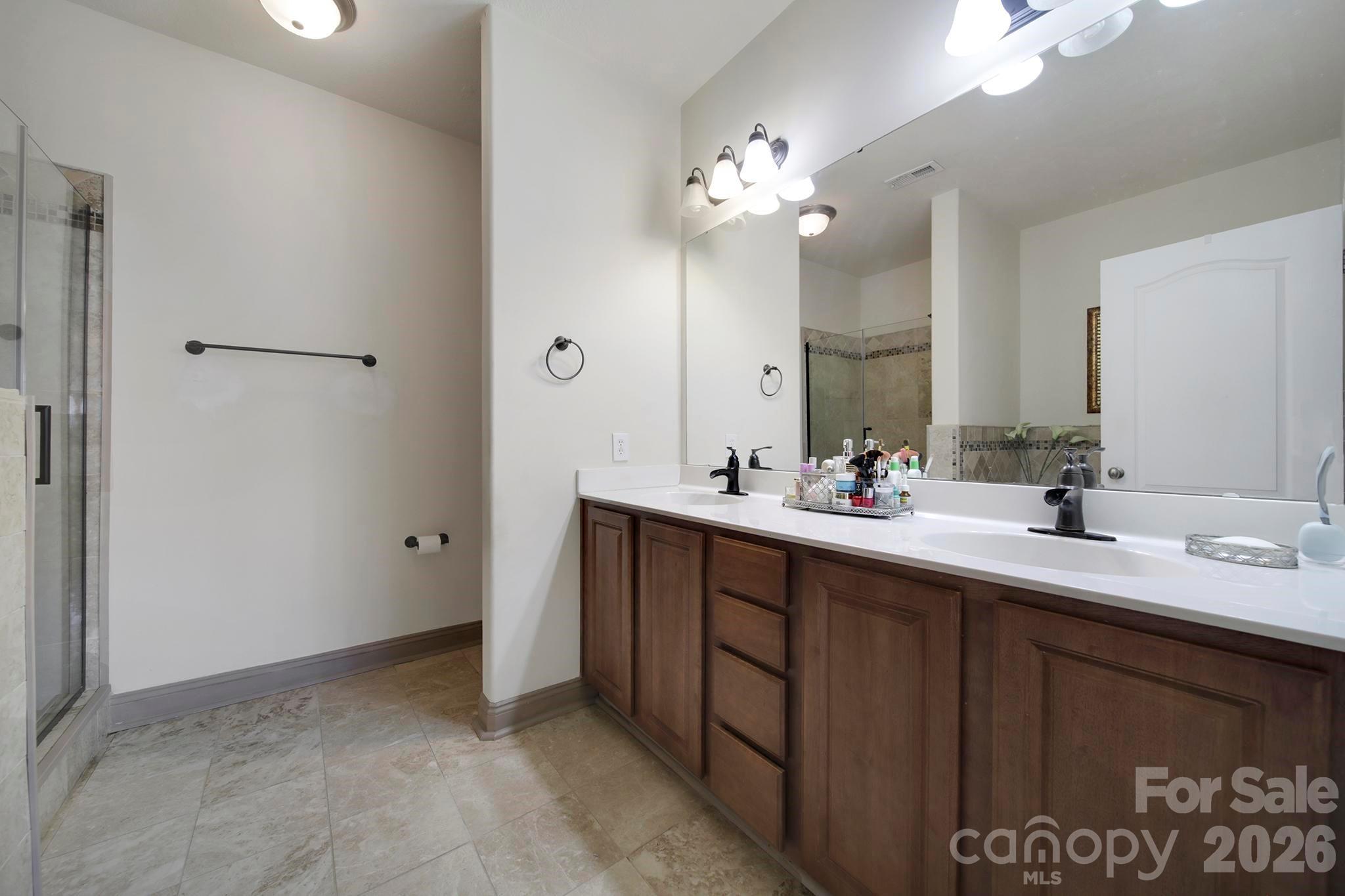 2492 Glyncastle Way — Gastonia