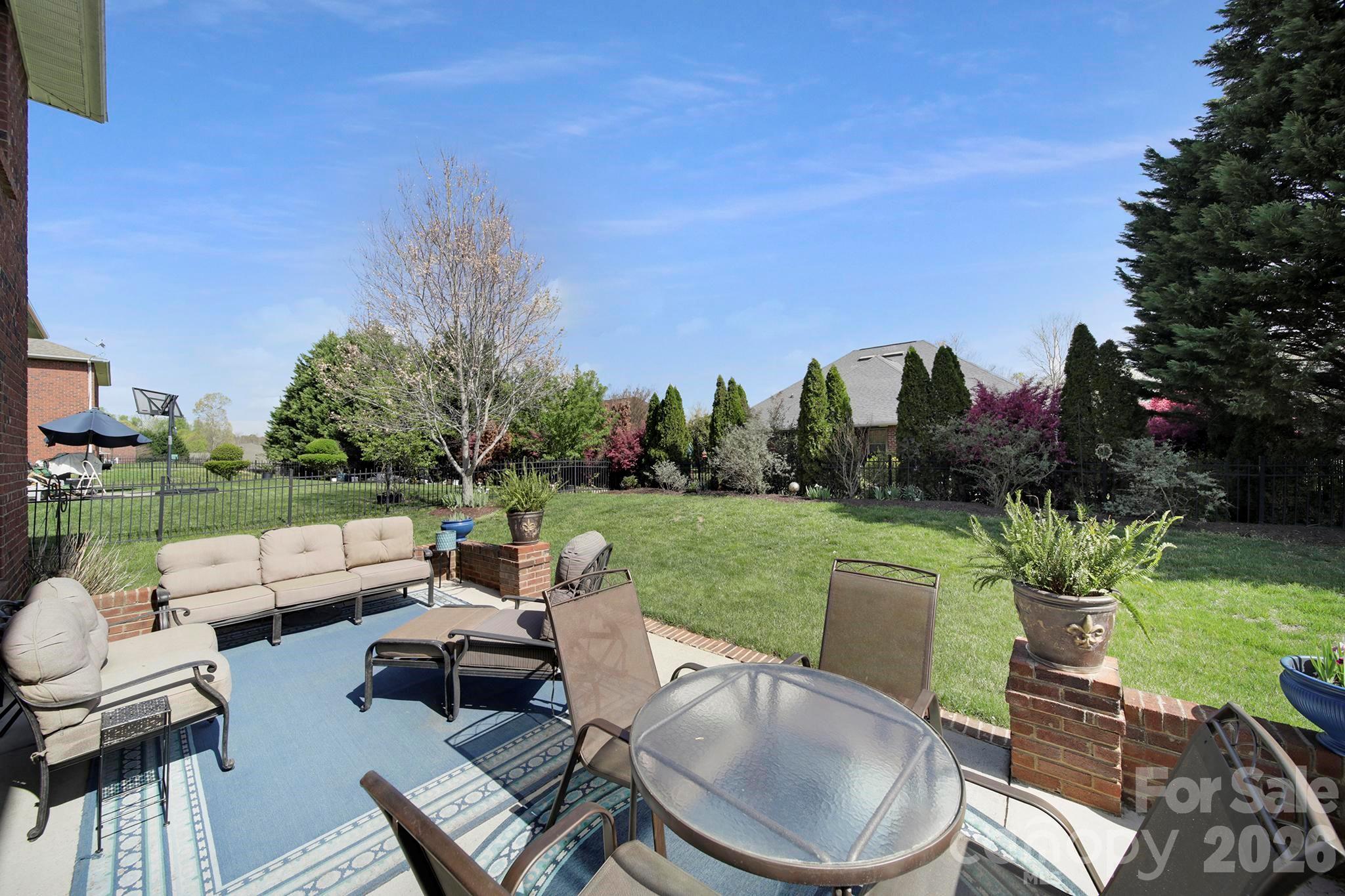 2492 Glyncastle Way — Gastonia