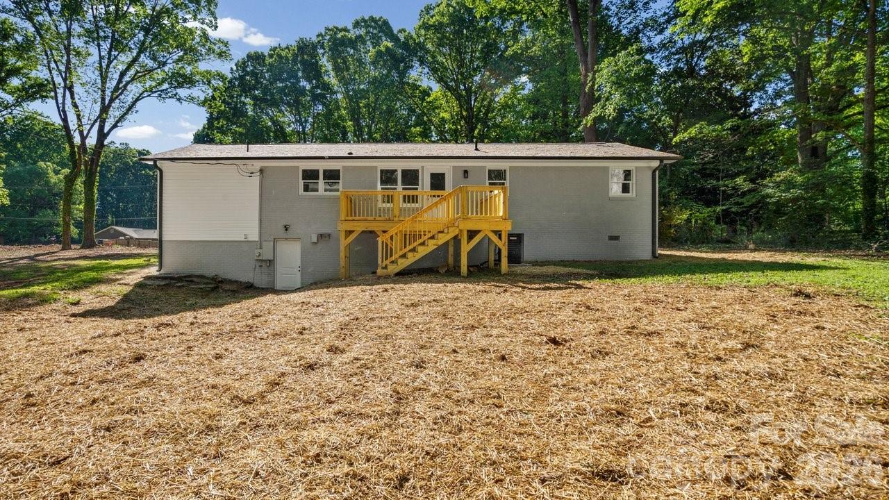 520 Summerow Road — Stanley