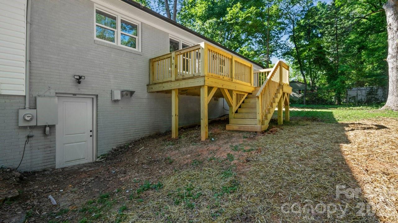 520 Summerow Road — Stanley