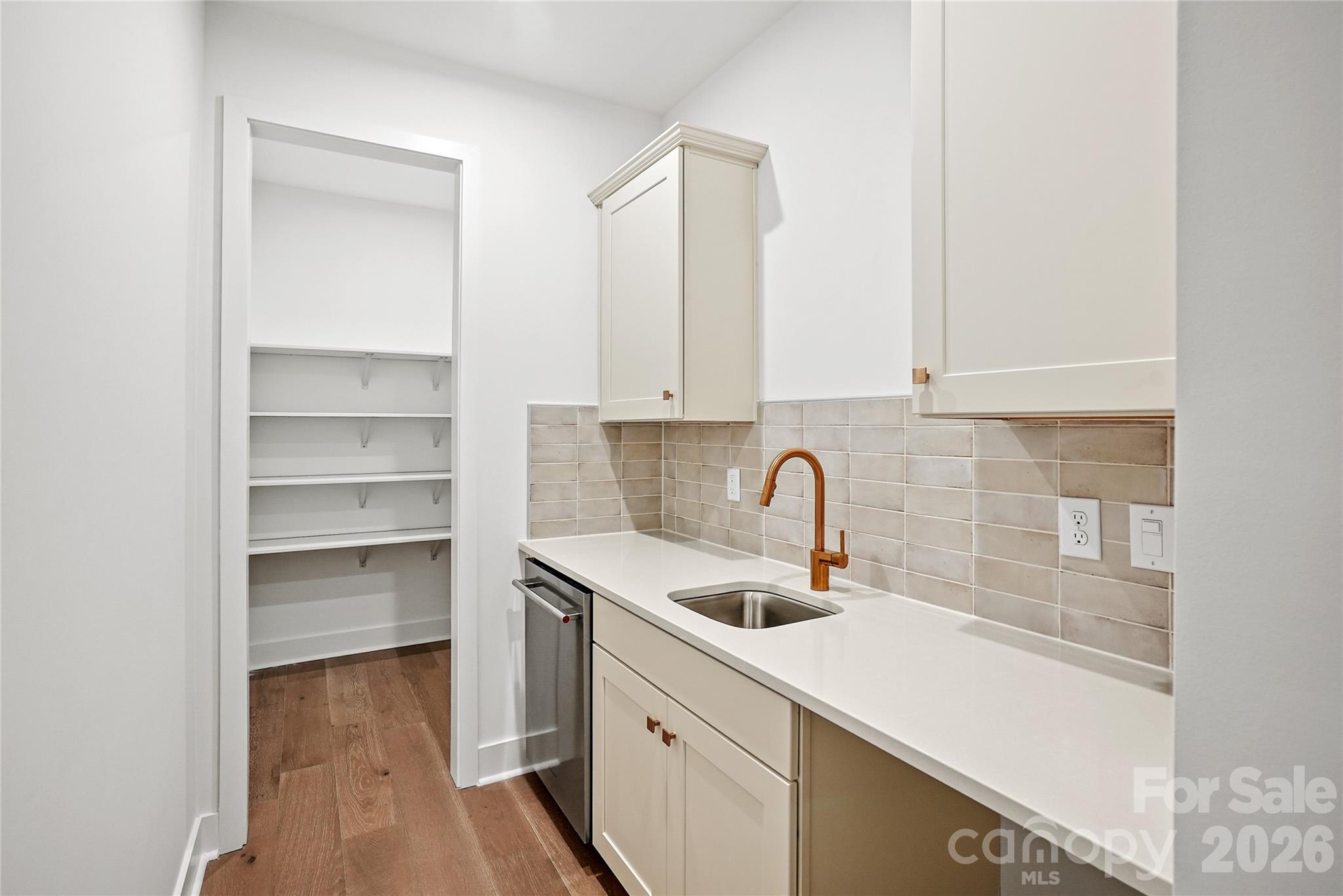 13907 Penbury Lane — Charlotte