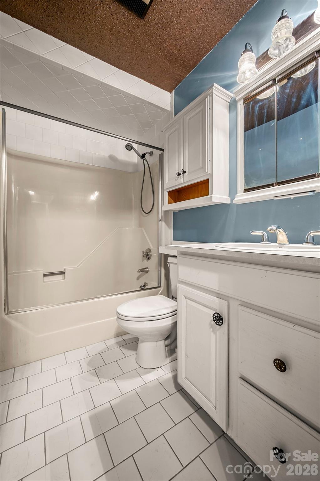 451 Britton Creek Drive — Hendersonville