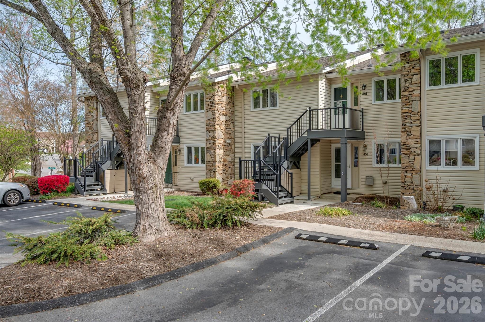 451 Britton Creek Drive — Hendersonville