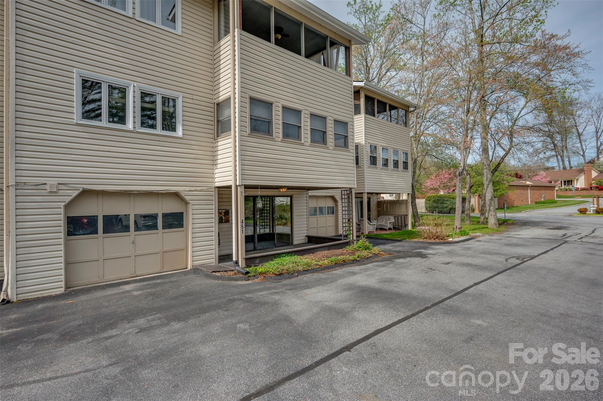 451 Britton Creek Drive — Hendersonville