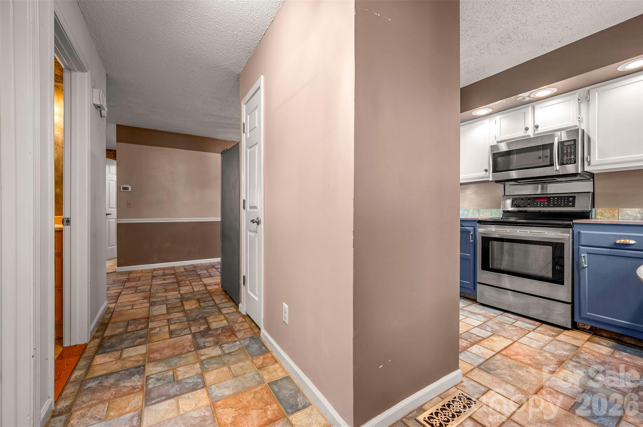 451 Britton Creek Drive — Hendersonville