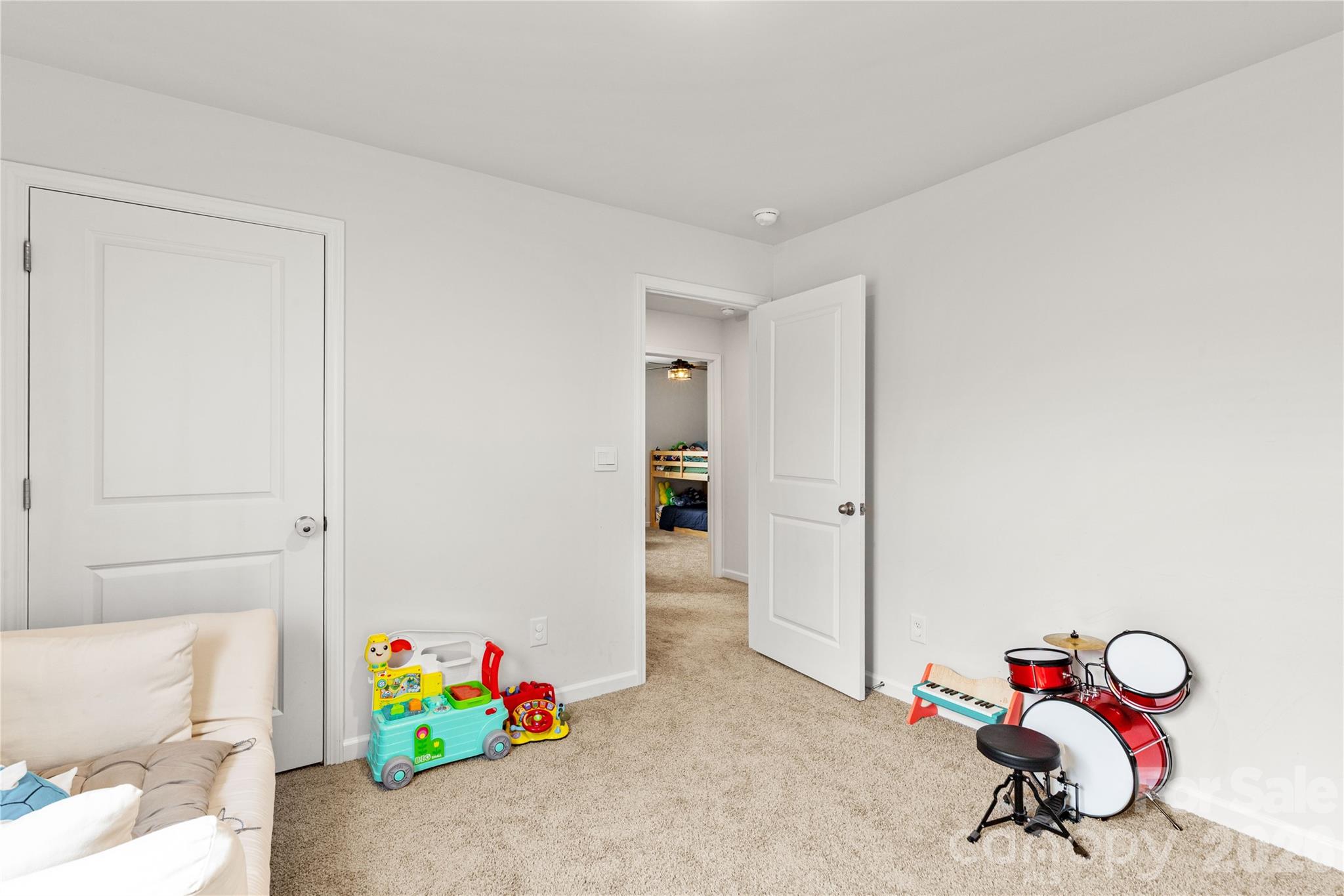 559 King Clover Lane — Clover