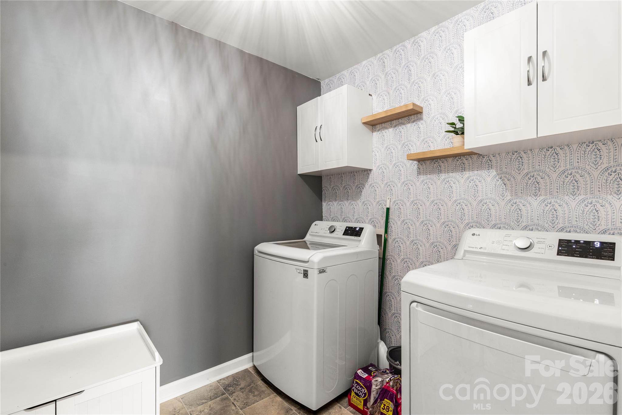 559 King Clover Lane — Clover