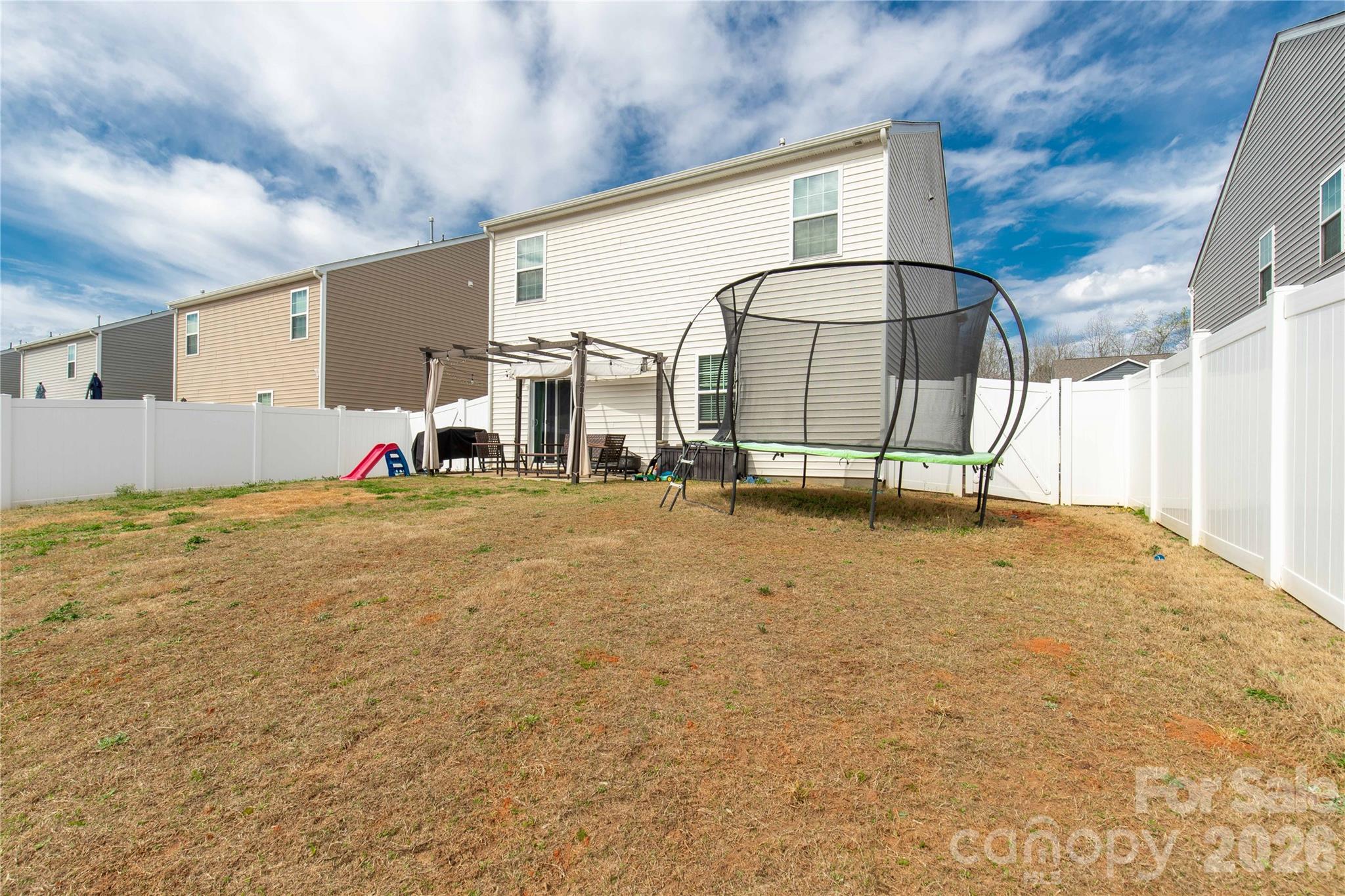 559 King Clover Lane — Clover