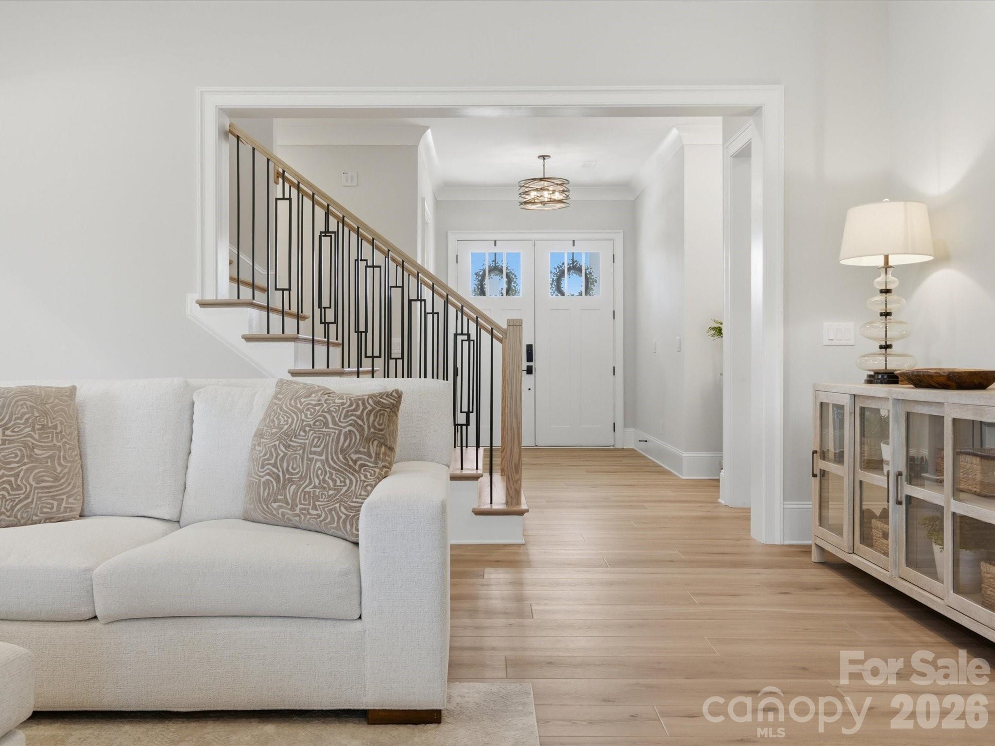 1008 Broadmoor Drive — Marvin