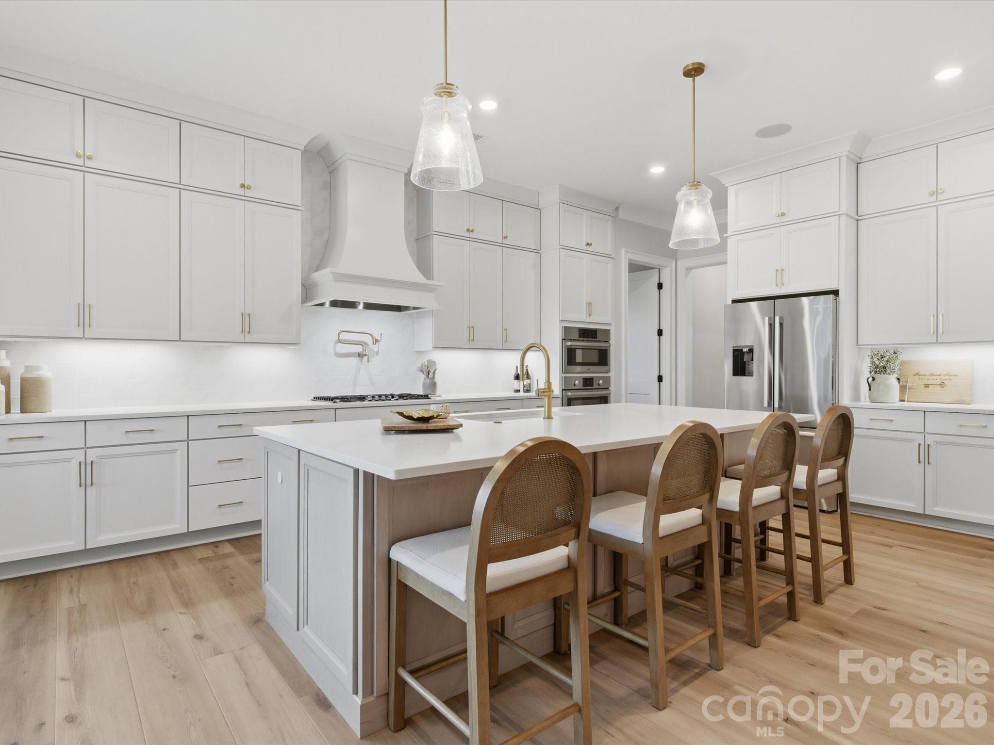 1008 Broadmoor Drive — Marvin
