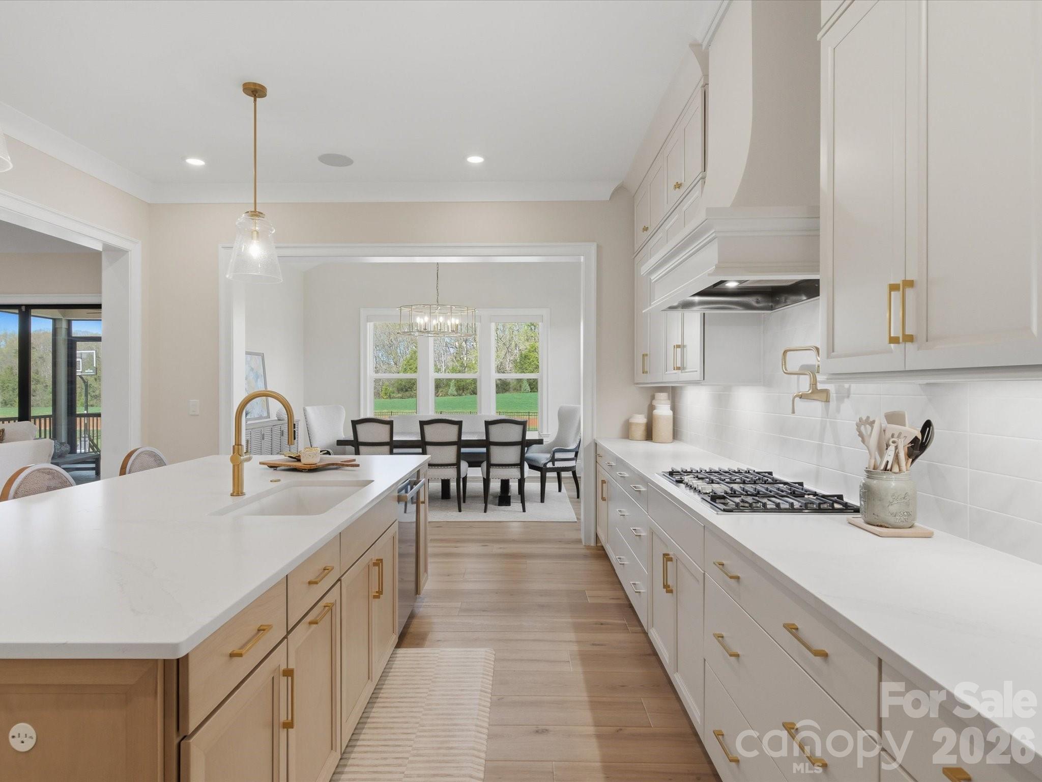 1008 Broadmoor Drive — Marvin
