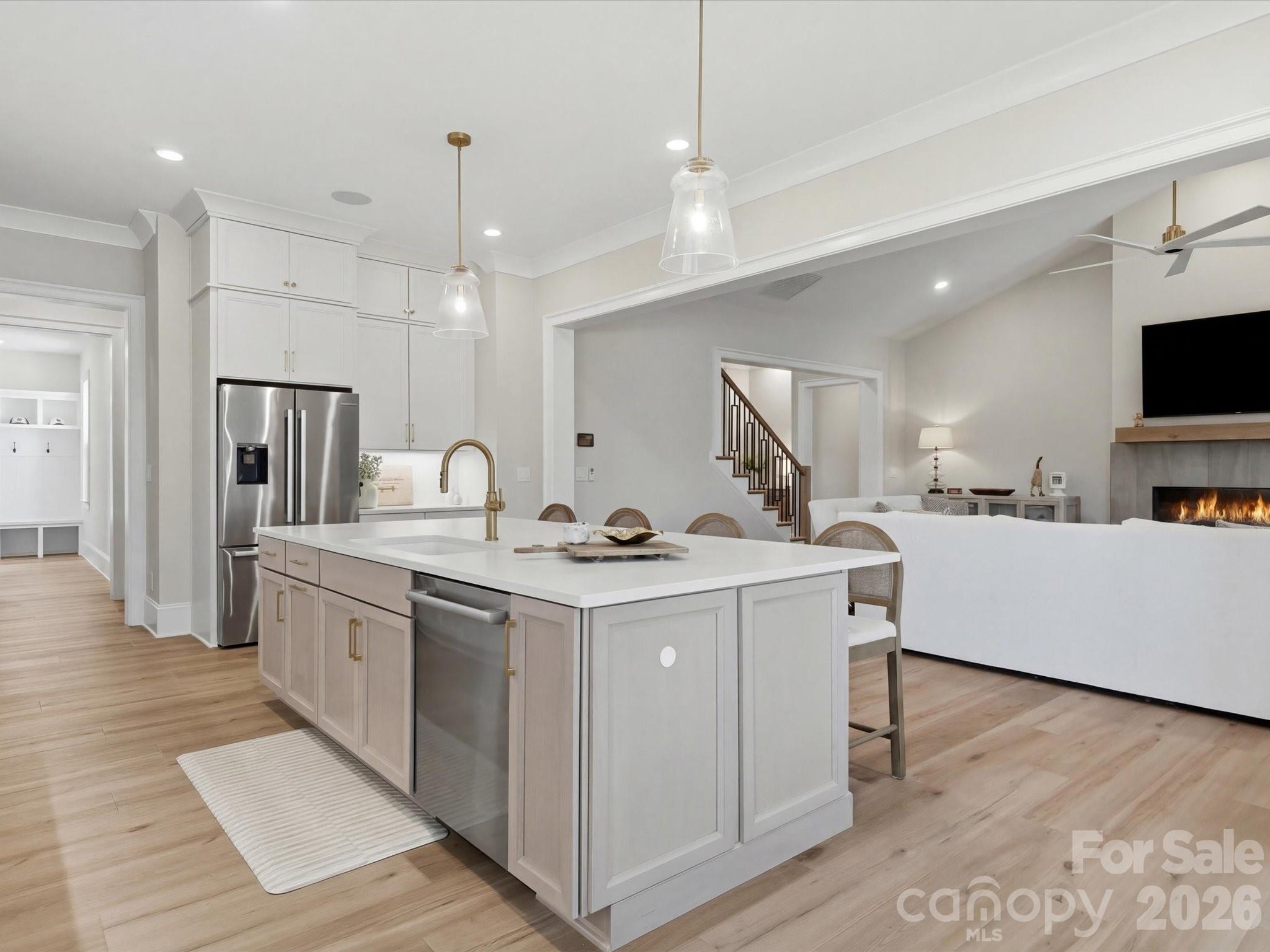 1008 Broadmoor Drive — Marvin