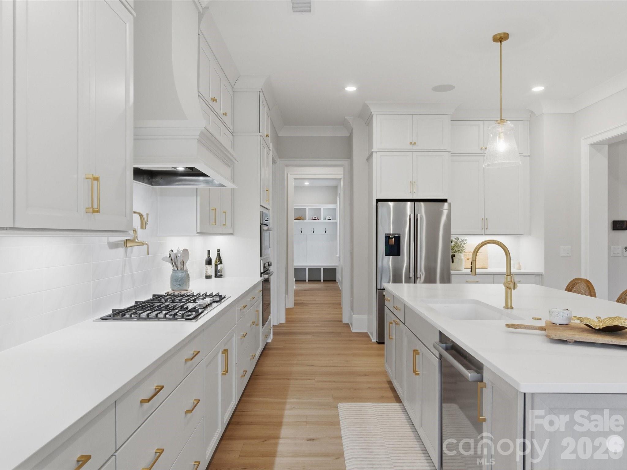 1008 Broadmoor Drive — Marvin