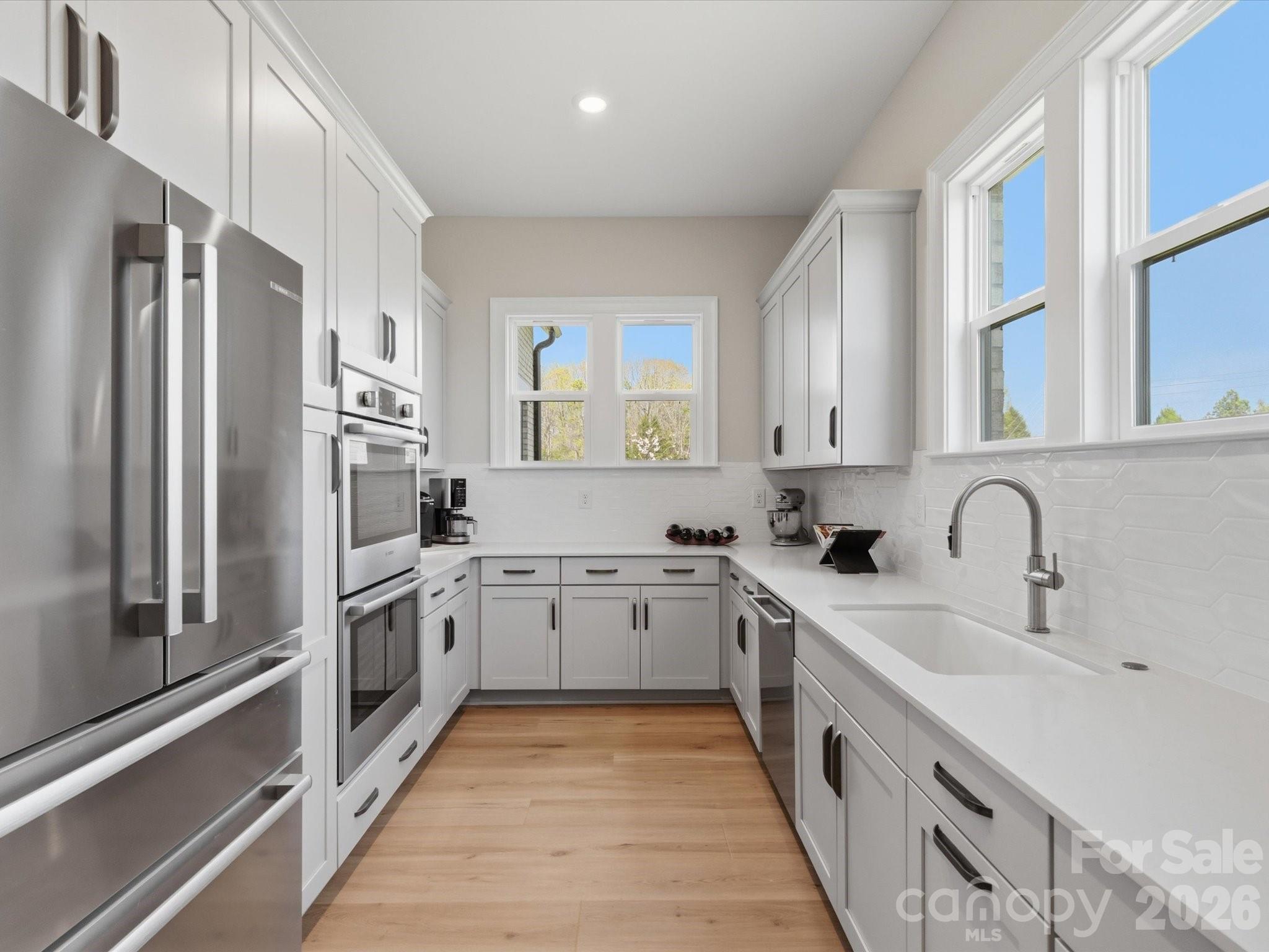 1008 Broadmoor Drive — Marvin
