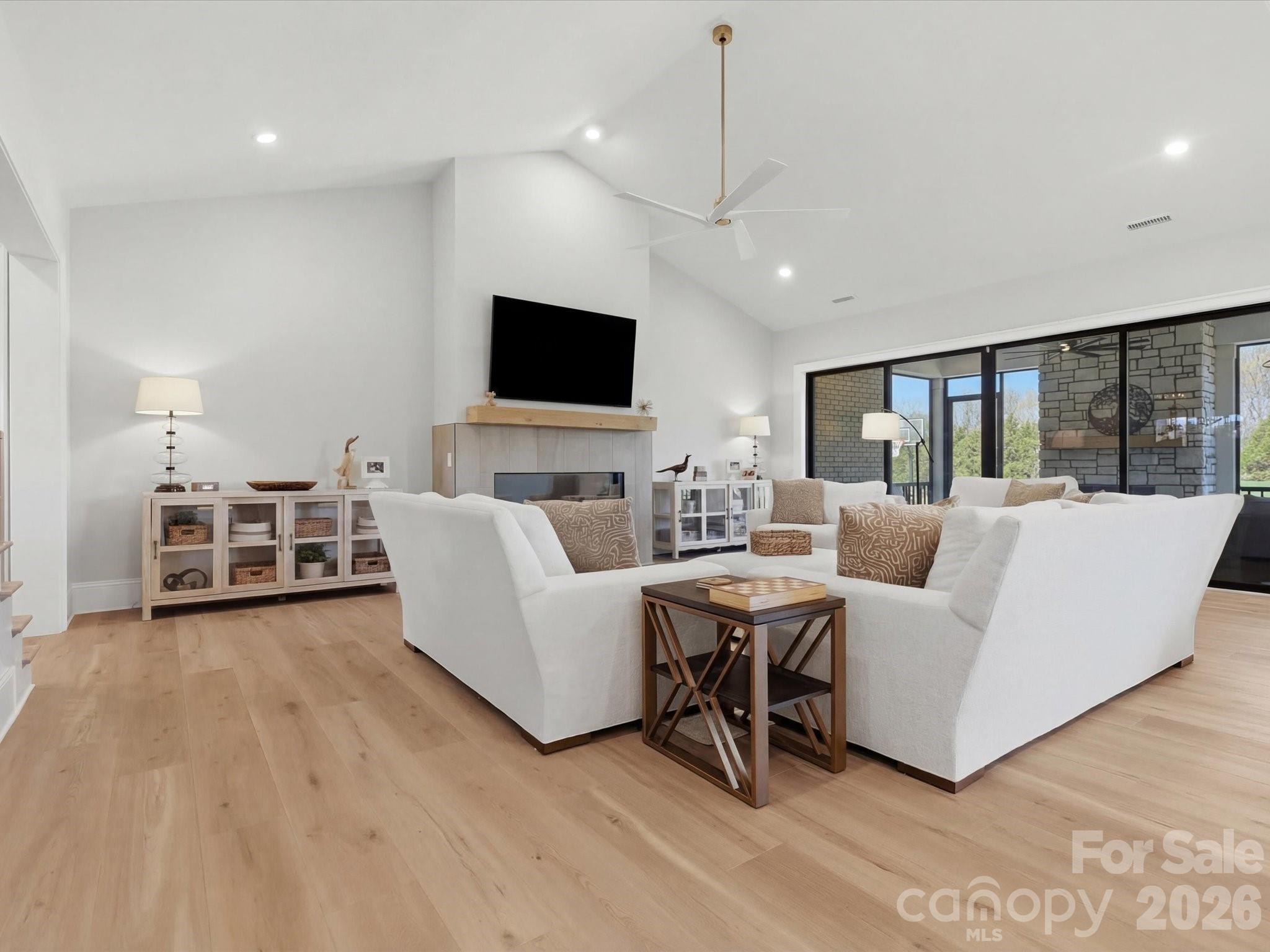 1008 Broadmoor Drive — Marvin