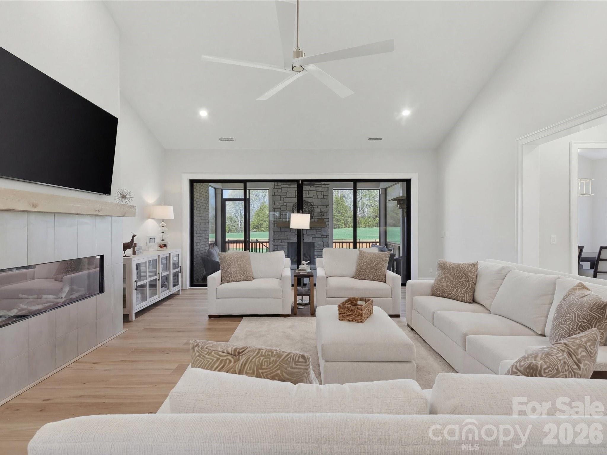 1008 Broadmoor Drive — Marvin