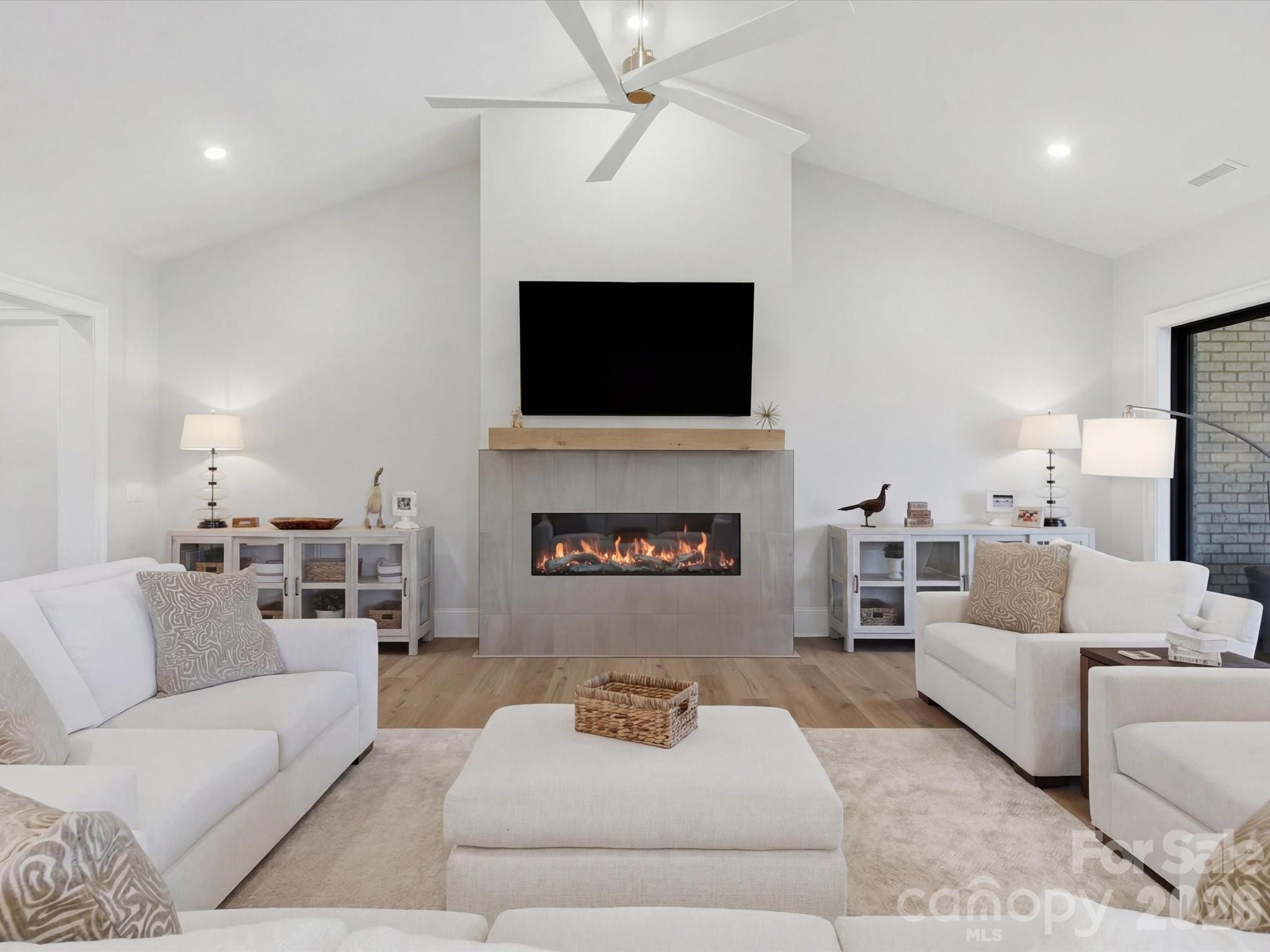 1008 Broadmoor Drive — Marvin