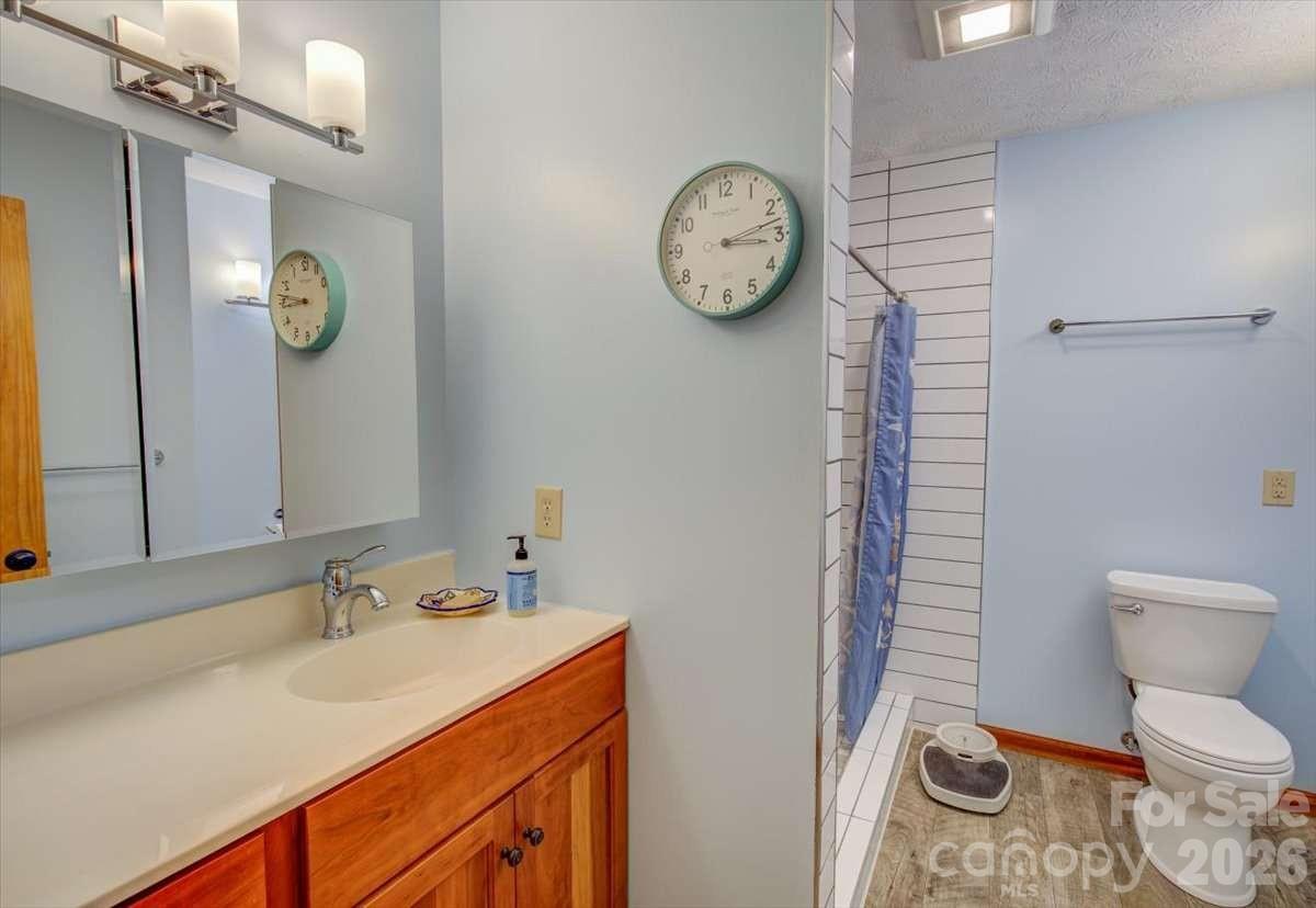 972 Harper Road — Hendersonville