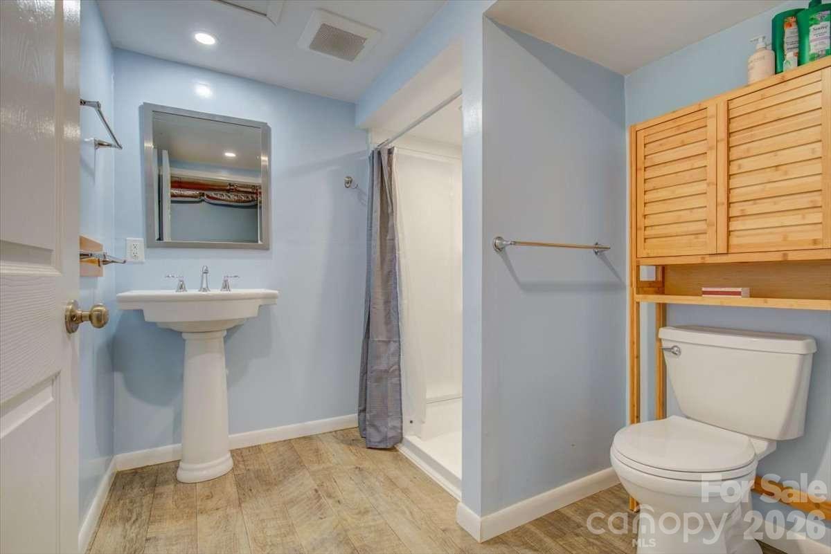 972 Harper Road — Hendersonville