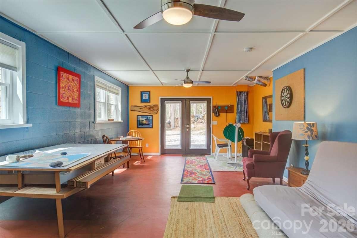 972 Harper Road — Hendersonville