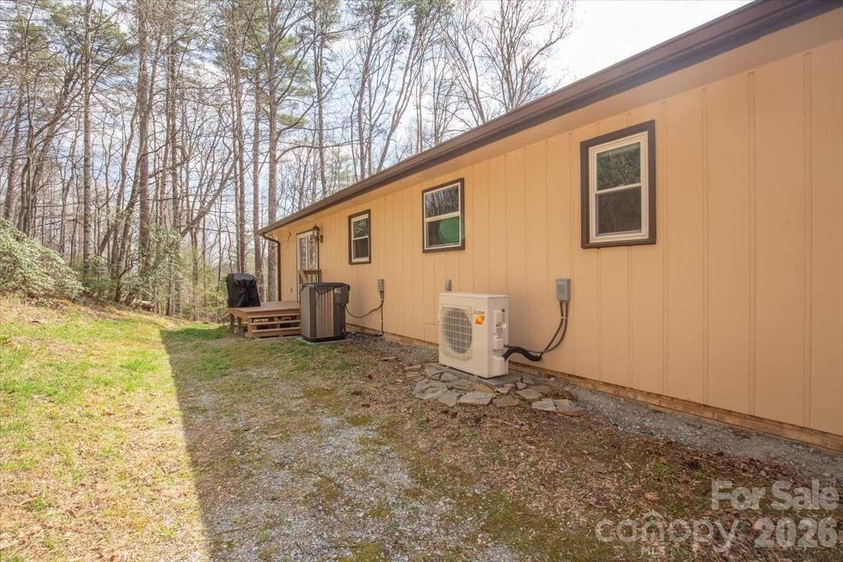 972 Harper Road — Hendersonville